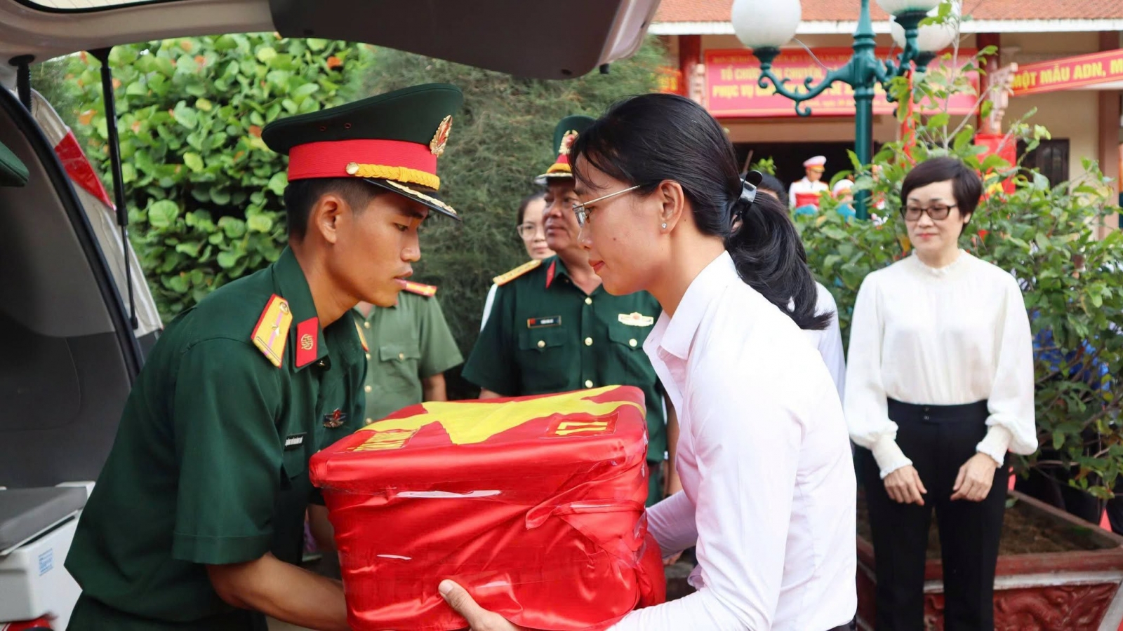 Tây Ninh bàn giao 5.287 mẫu hài cốt liệt sĩ phục vụ giám định ADN