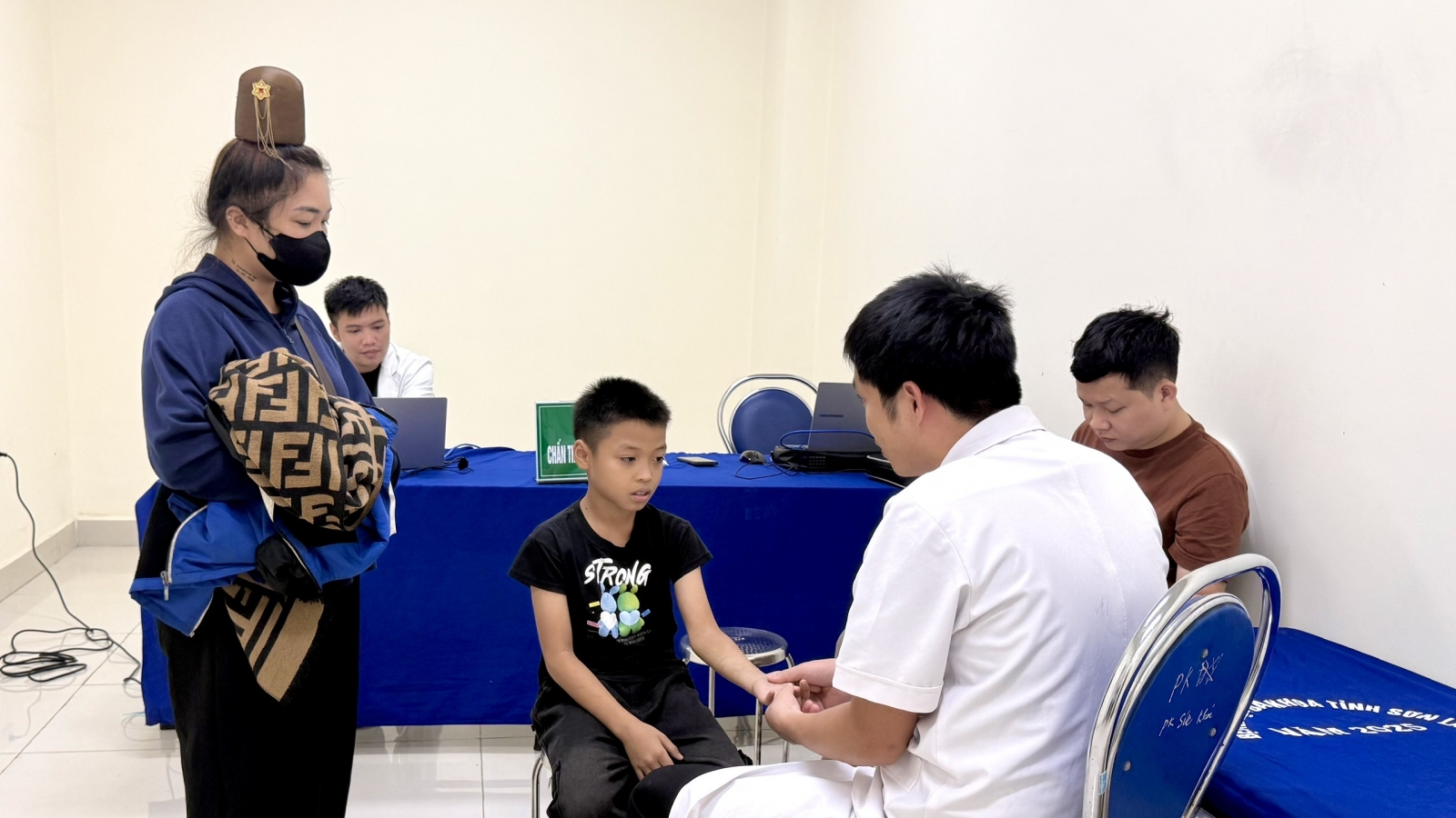 Cơ chế đãi ngộ đặc thù thu hút bác sĩ, dược sĩ về miền núi Sơn La