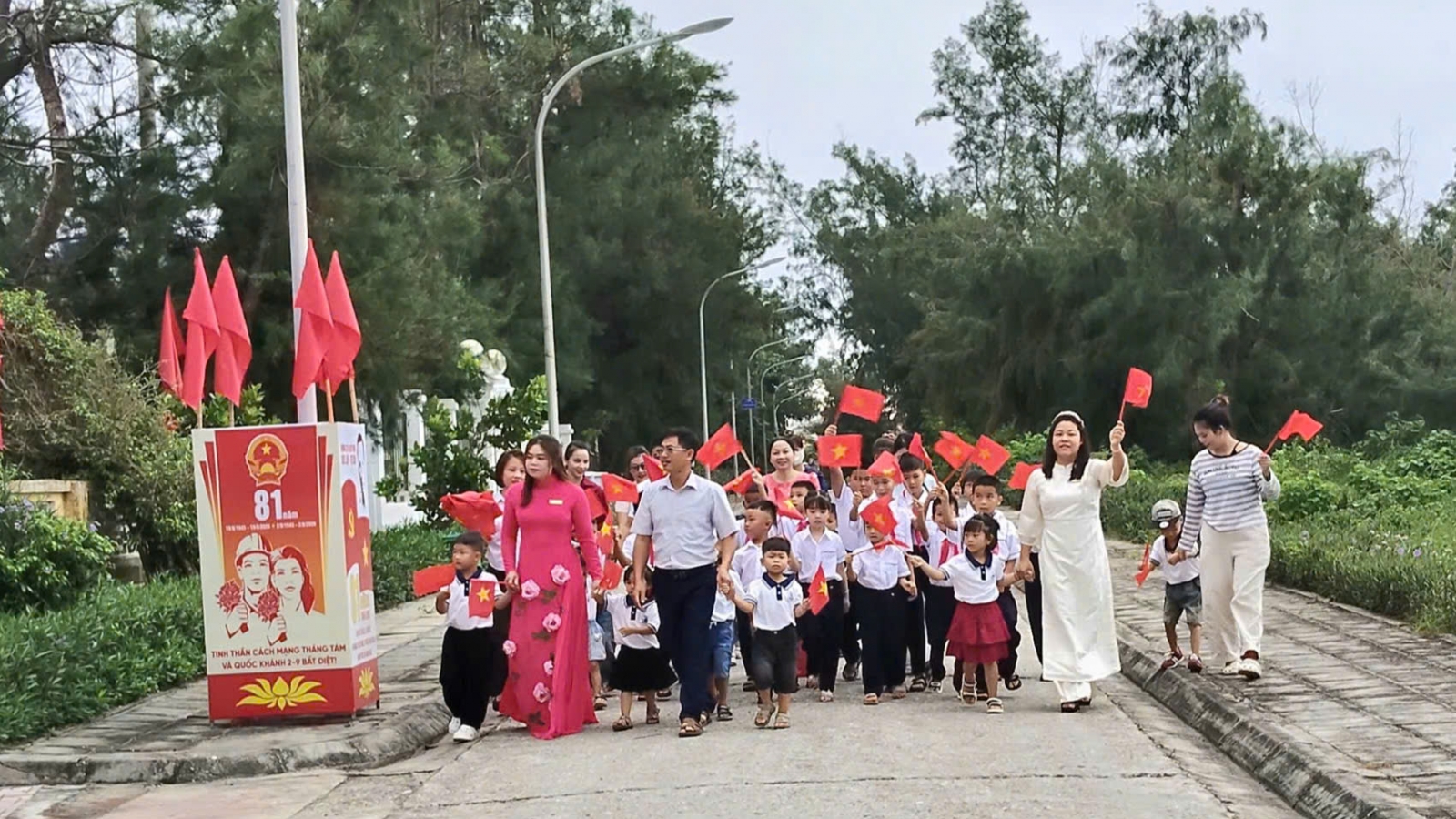 Lễ khai trường giữa trùng khơi Bạch Long Vĩ