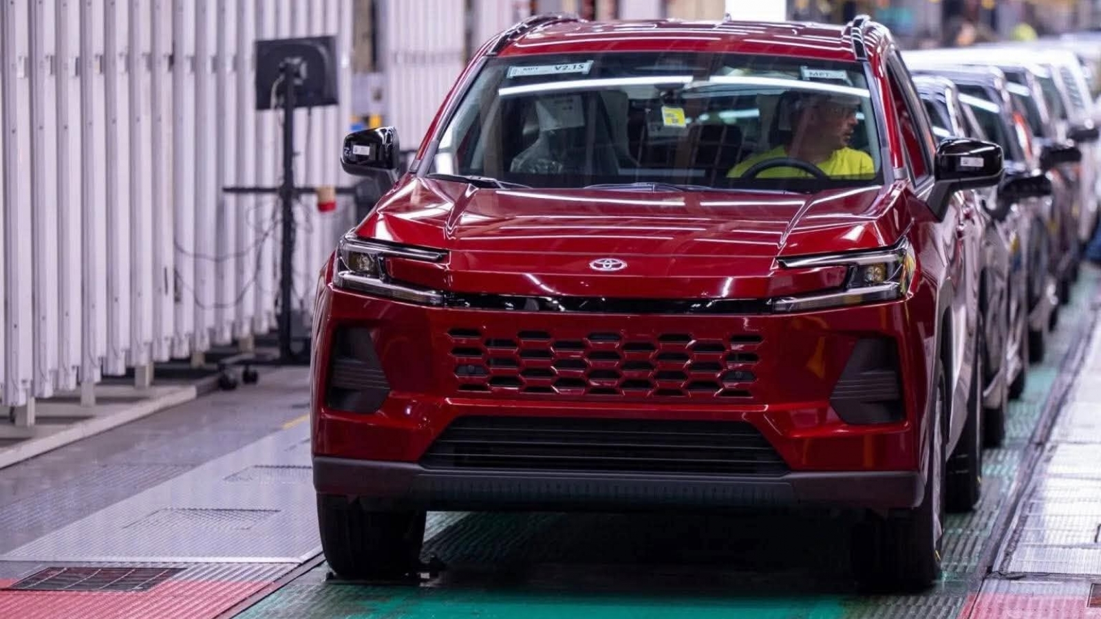 Toyota RAV4 khan hàng tại Mỹ, khách phải chờ tới 6 tháng mới nhận xe