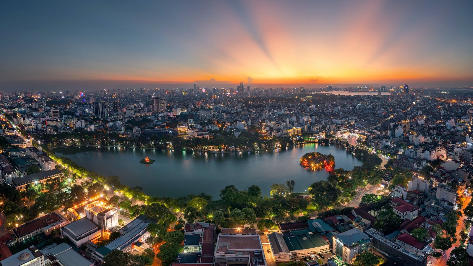 Hà Nội cần cái mới, nhưng có nhất thiết phải ở Hồ Gươm?