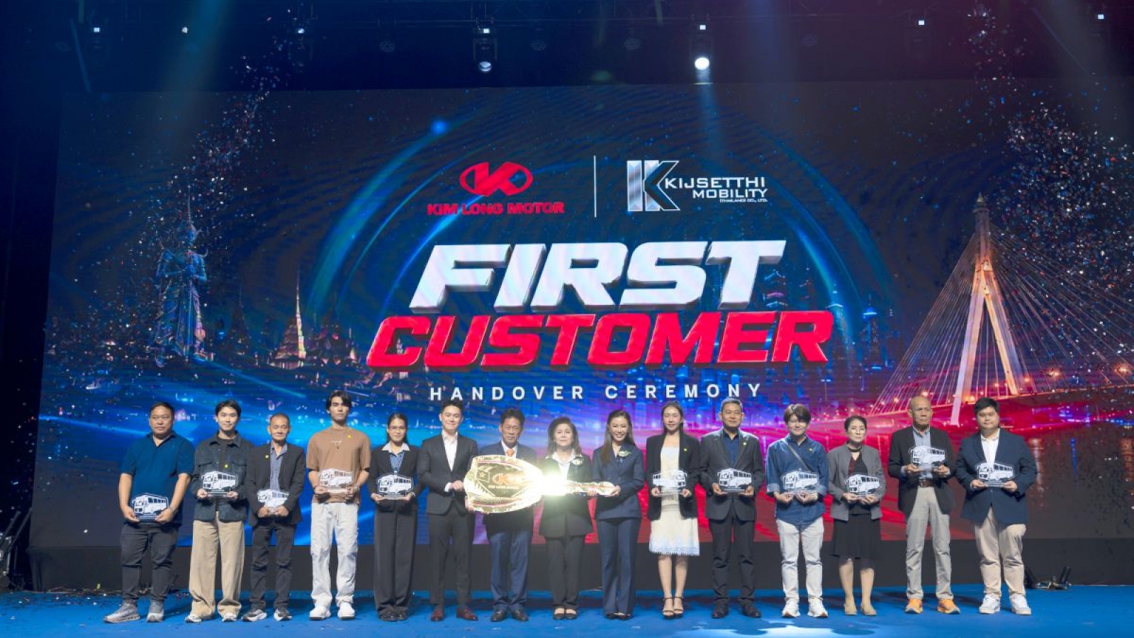 Ra mắt các mẫu xe bus thương hiệu KIM LONG tại thị trường Thái Lan