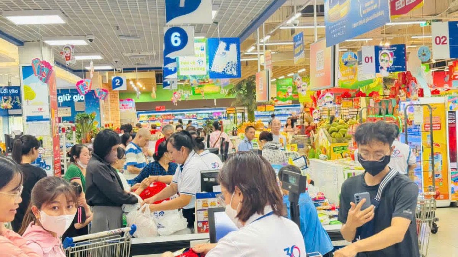 Mừng tựu trường - đón Trung thu: Saigon CO.OP tiếp tục quà tặng trên toàn quốc