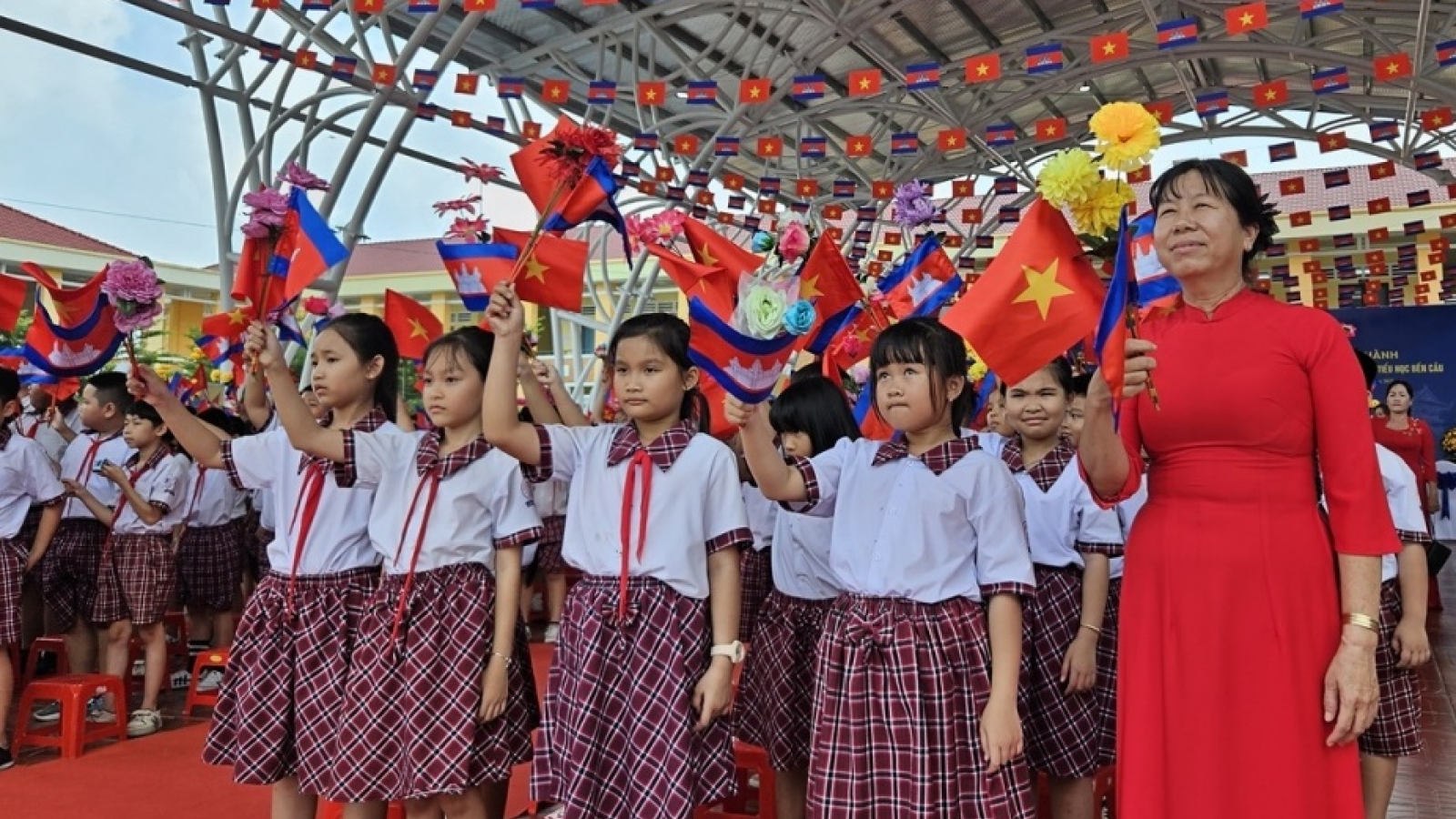 Hơn 80% học sinh vùng biên Tây Ninh muốn học 2 buổi/ngày