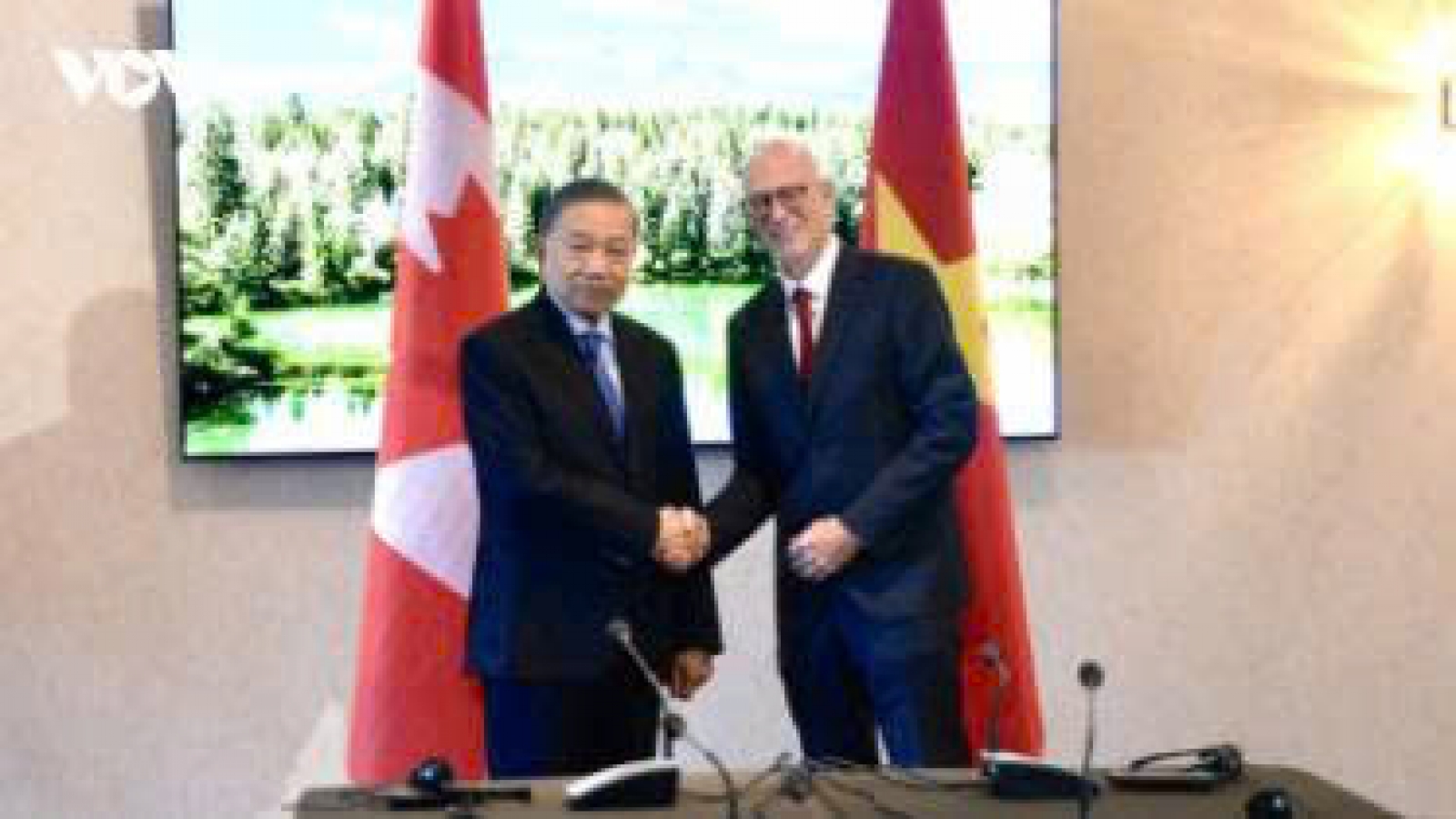 Top leader seeks stronger education cooperation with Canada’s Concordia University