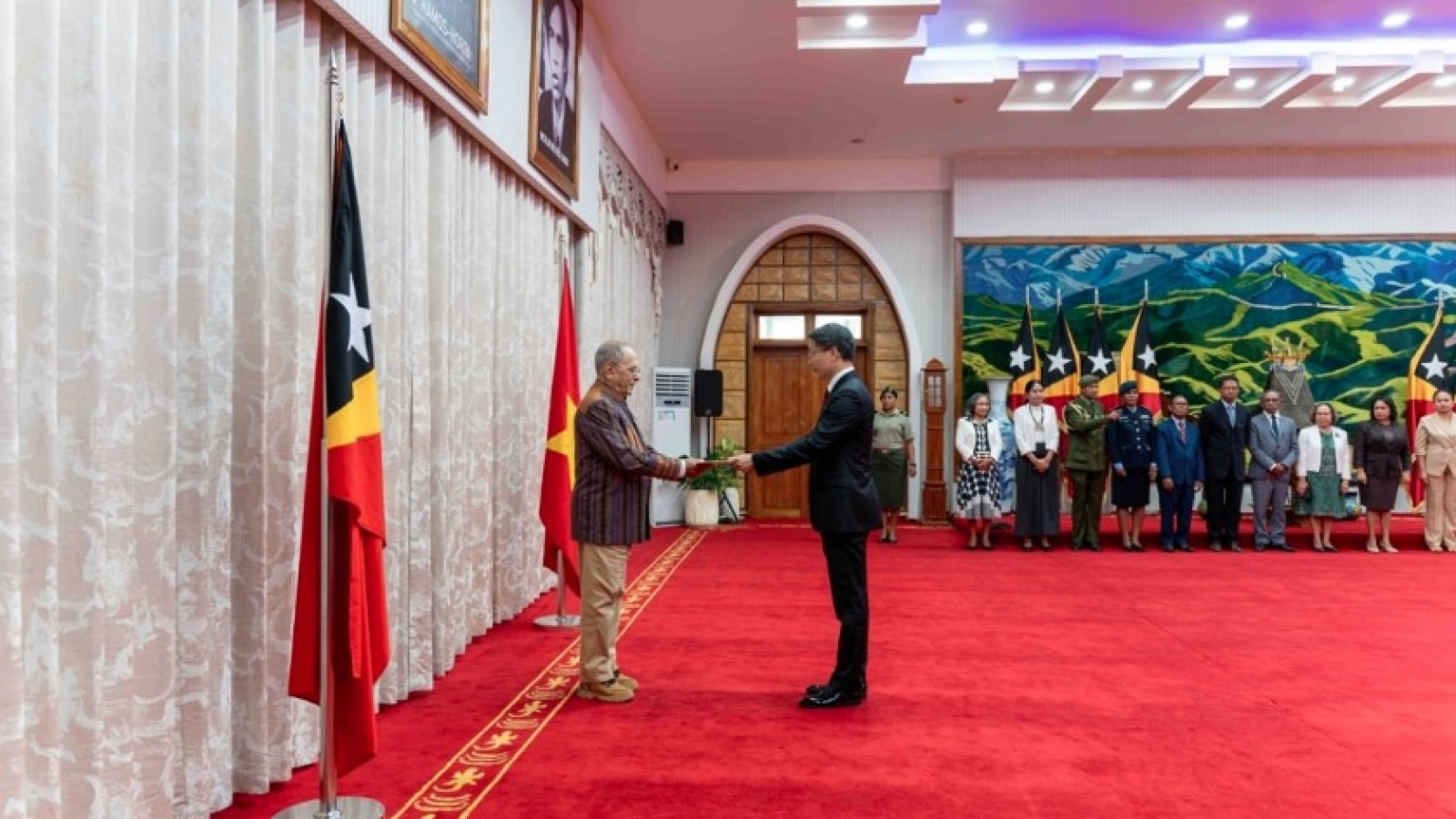 Vietnam’s first ambassador presents credentials to Timor Leste President