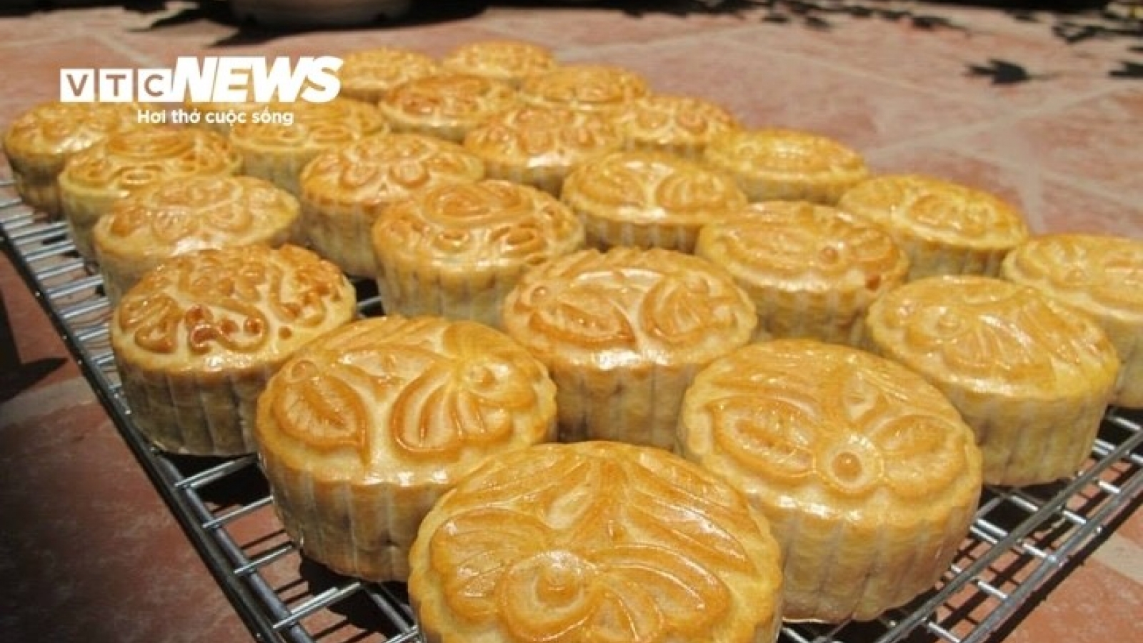 Ăn một chiếc bánh trung thu tương đương 5 bát cơm