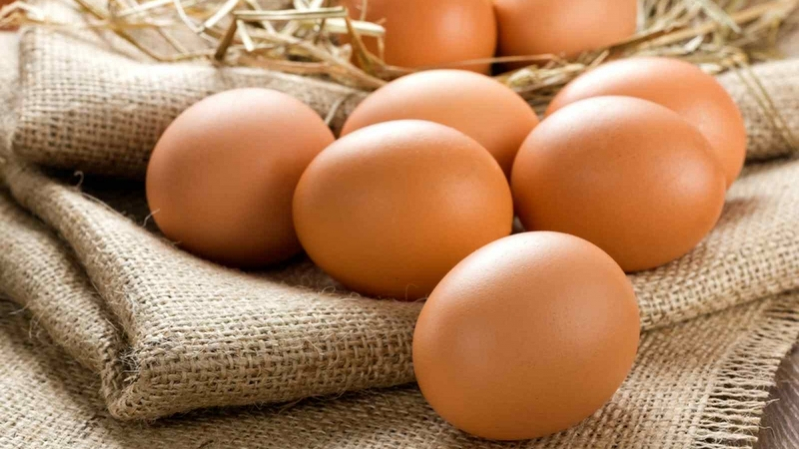 Người bị huyết áp cao có phải kiêng trứng?