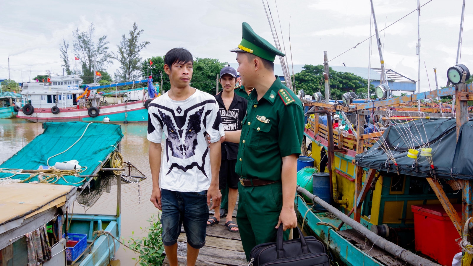 Cần Thơ cứu vớt 5 ngư dân gặp nạn trên biển