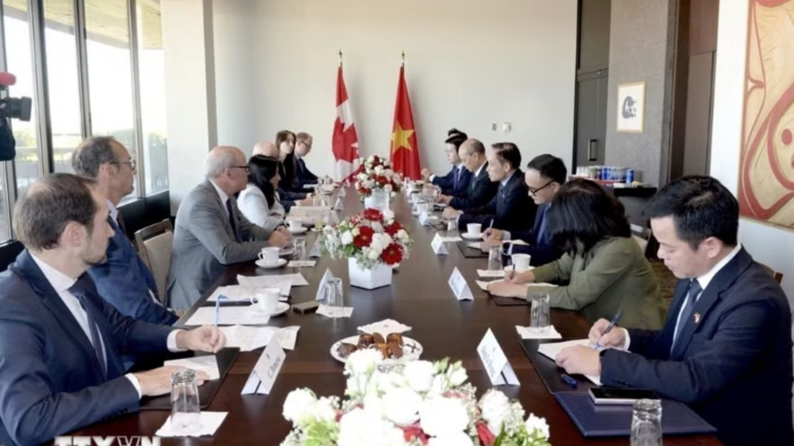 Vietnam, Canada adopt Action Plan to realize strategic partnership framework