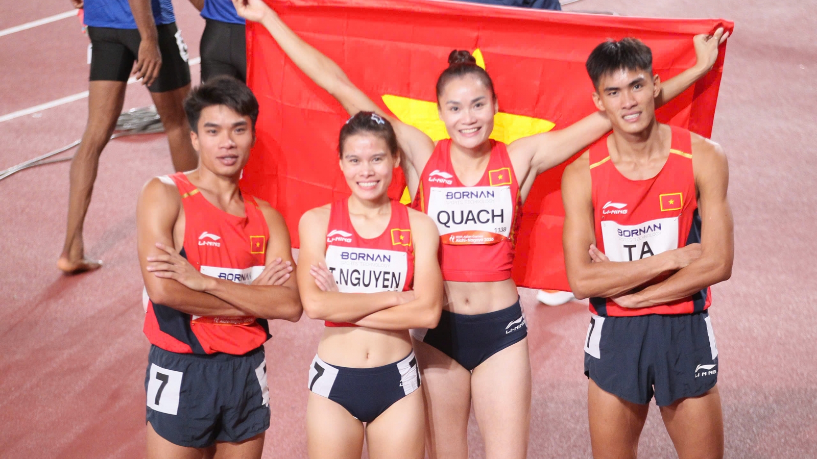 Vì sao tấm HCĐ ASIAD 2026 của điền kinh 4x400m nam nữ Việt Nam đặc biệt ý nghĩa?