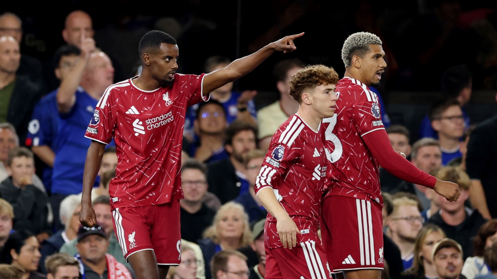 Bảng xếp hạng Ngoại hạng Anh mới nhất: Liverpool hâm nóng đường đua vô địch