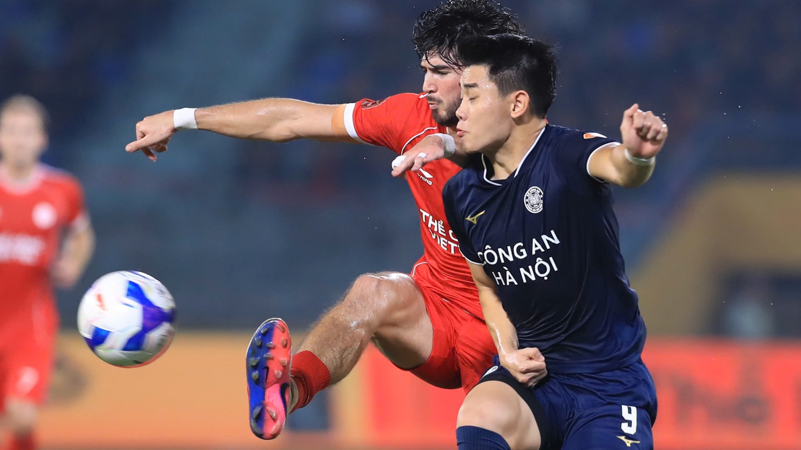 Bảng xếp hạng V-League mới nhất: CLB CAHN tạm chiếm ngôi đầu
