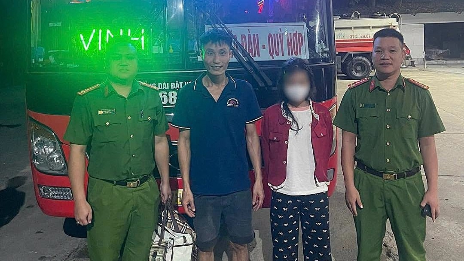 Kịp thời giải cứu bé gái 13 tuổi trở về sau lời mời “việc nhẹ, lương cao”