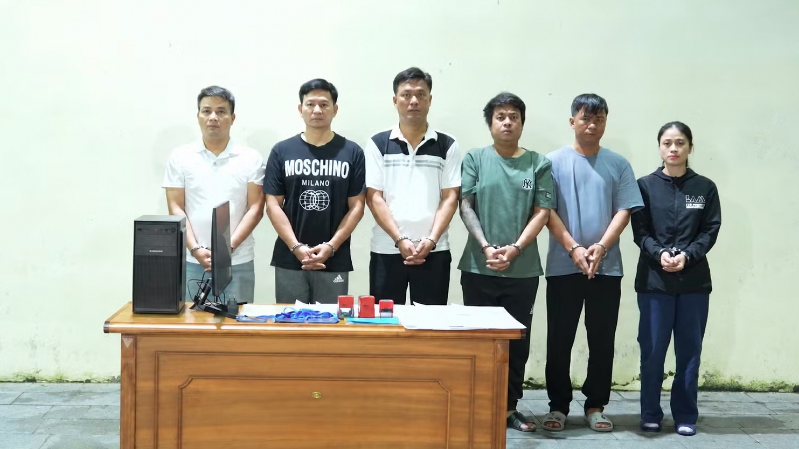 Khởi tố 6 đối tượng về tội “Cưỡng đoạt tài sản”