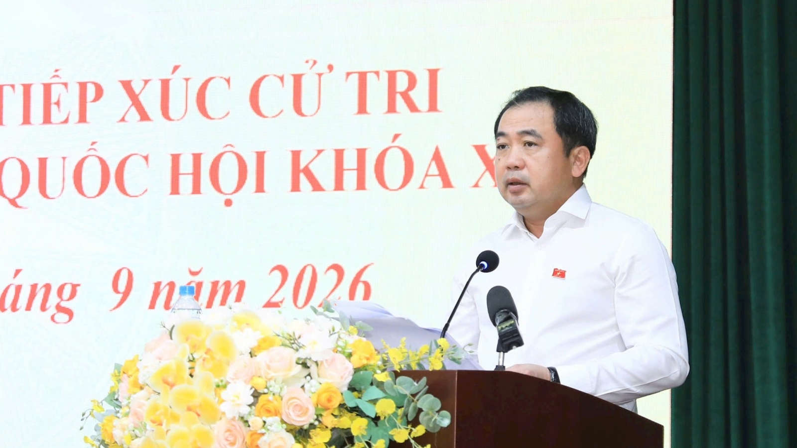Bí thư Thành ủy Hà Nội tiếp xúc cử tri trước kỳ họp thứ 2 Quốc hội khóa XVI
