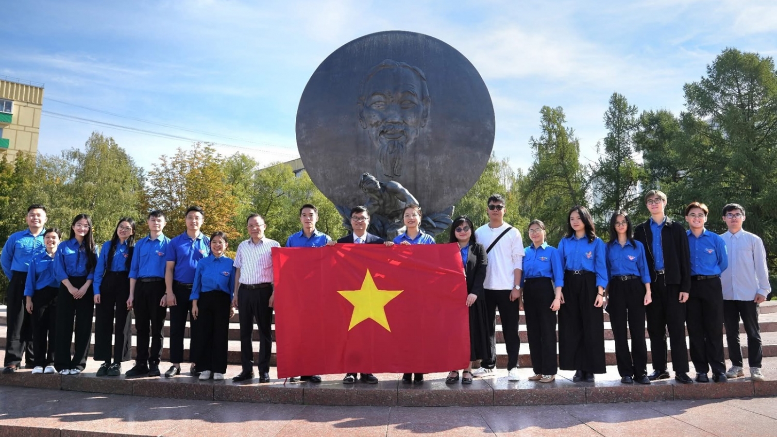 Nghị quyết 23 gìn giữ bản sắc, phát huy nguồn lực thế hệ trẻ người Việt ở Nga