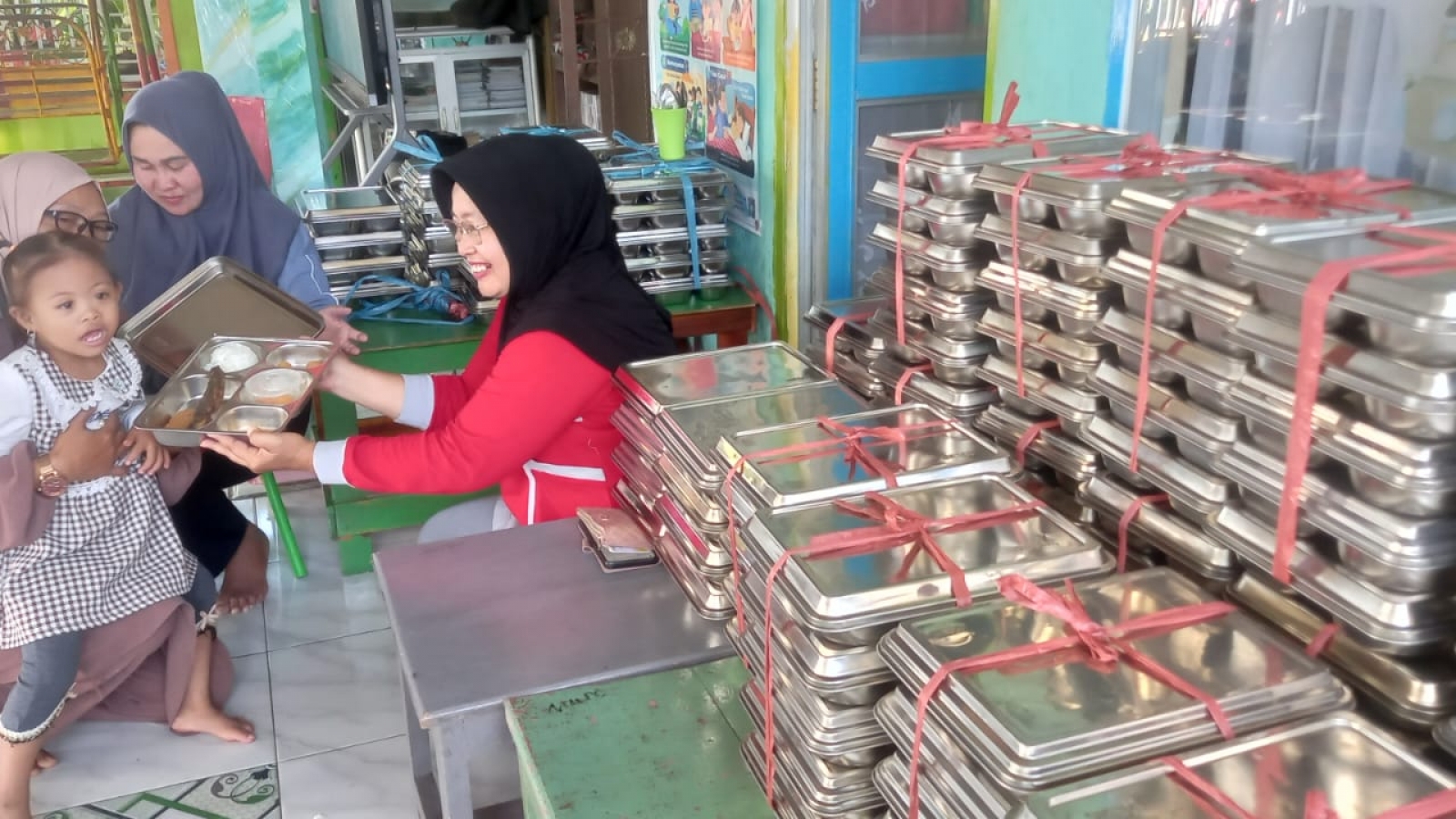 Indonesia xác định nguyên nhân ngộ độc hàng loạt trong bữa ăn trường học
