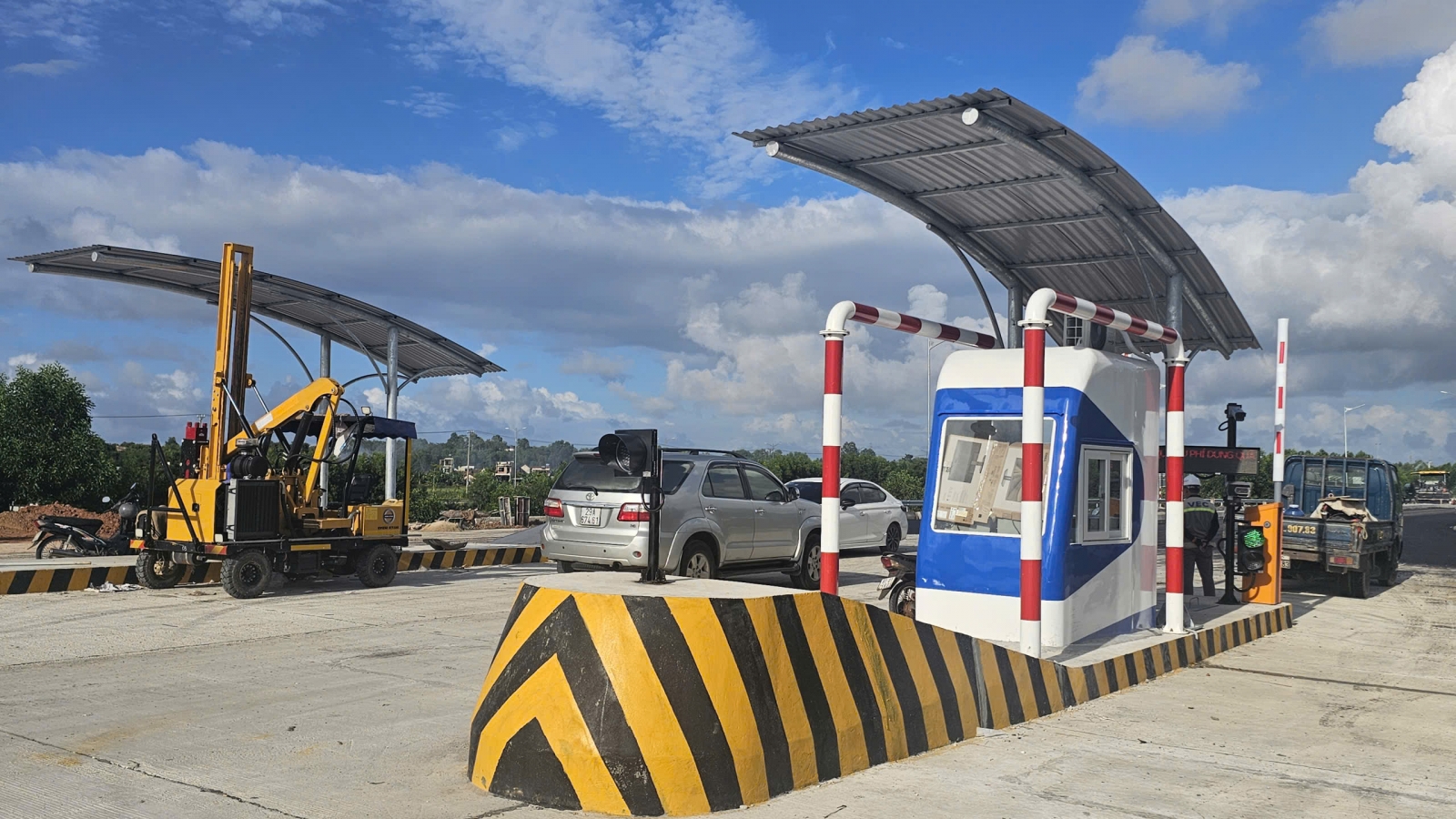 Quảng Ngãi: Nút giao Trì Bình - Dung Quất sắp khai thác sau hơn 8 năm chờ đợi