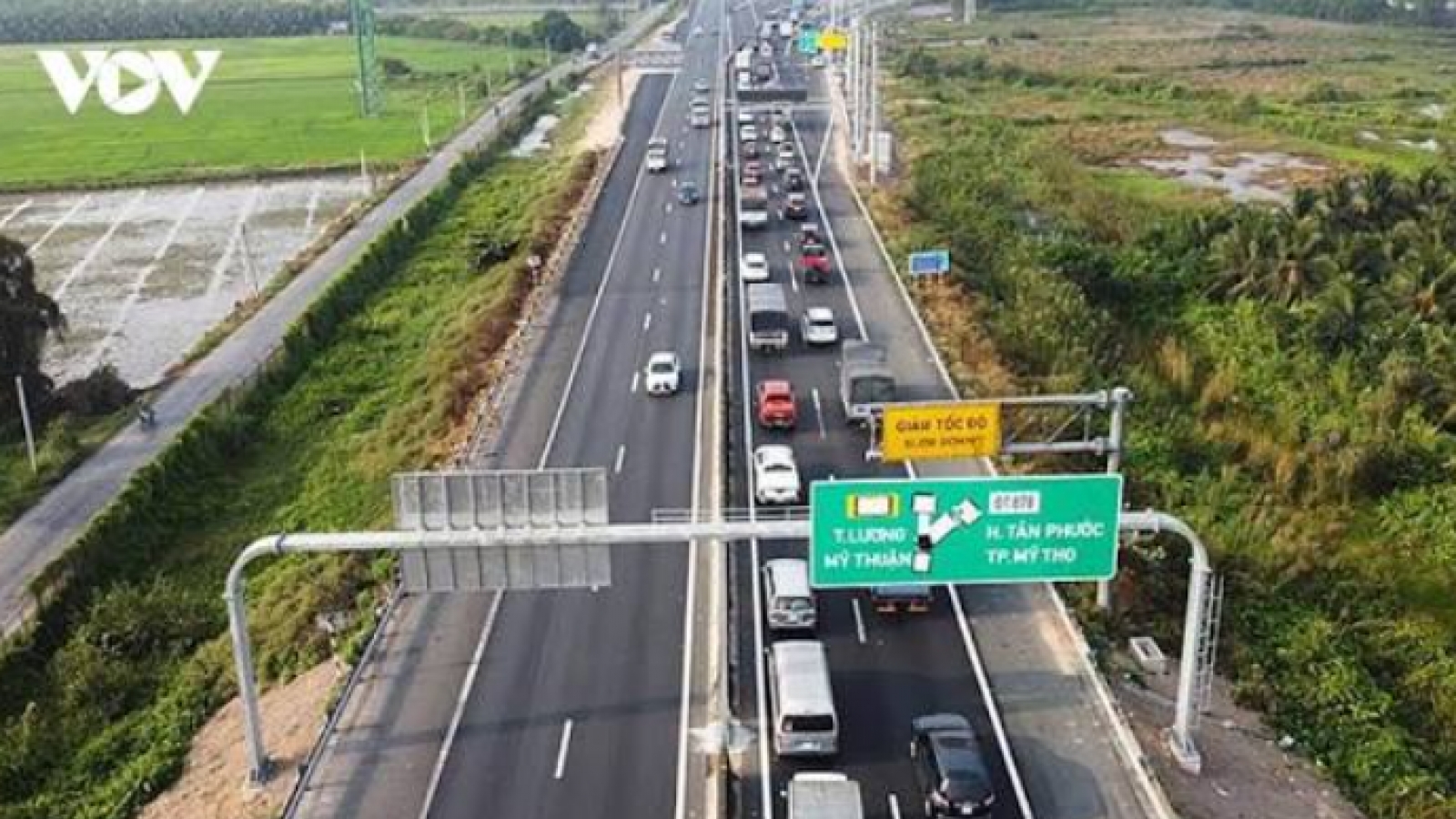 Rà soát, đánh giá kỹ quy định về khoảng cách an toàn trên cao tốc