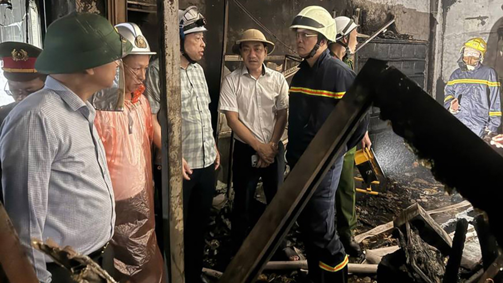 Cháy nhà 4 tầng ở Hà Nội trong đêm mưa khiến 5 người tử vong