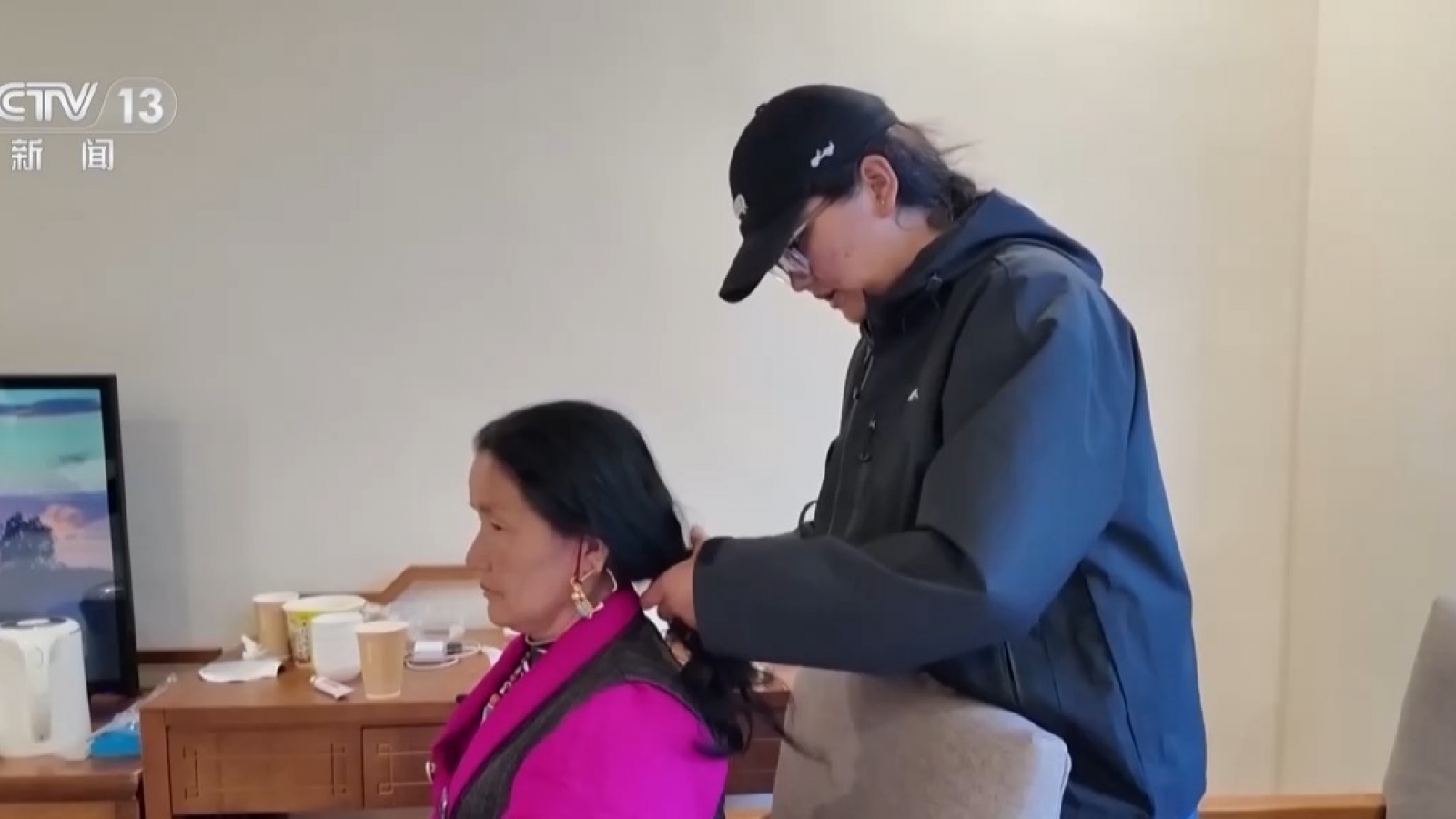 200 chuyên gia hỗ trợ tâm lý người dân và lực lượng cứu hộ lũ quét ở Trung Quốc