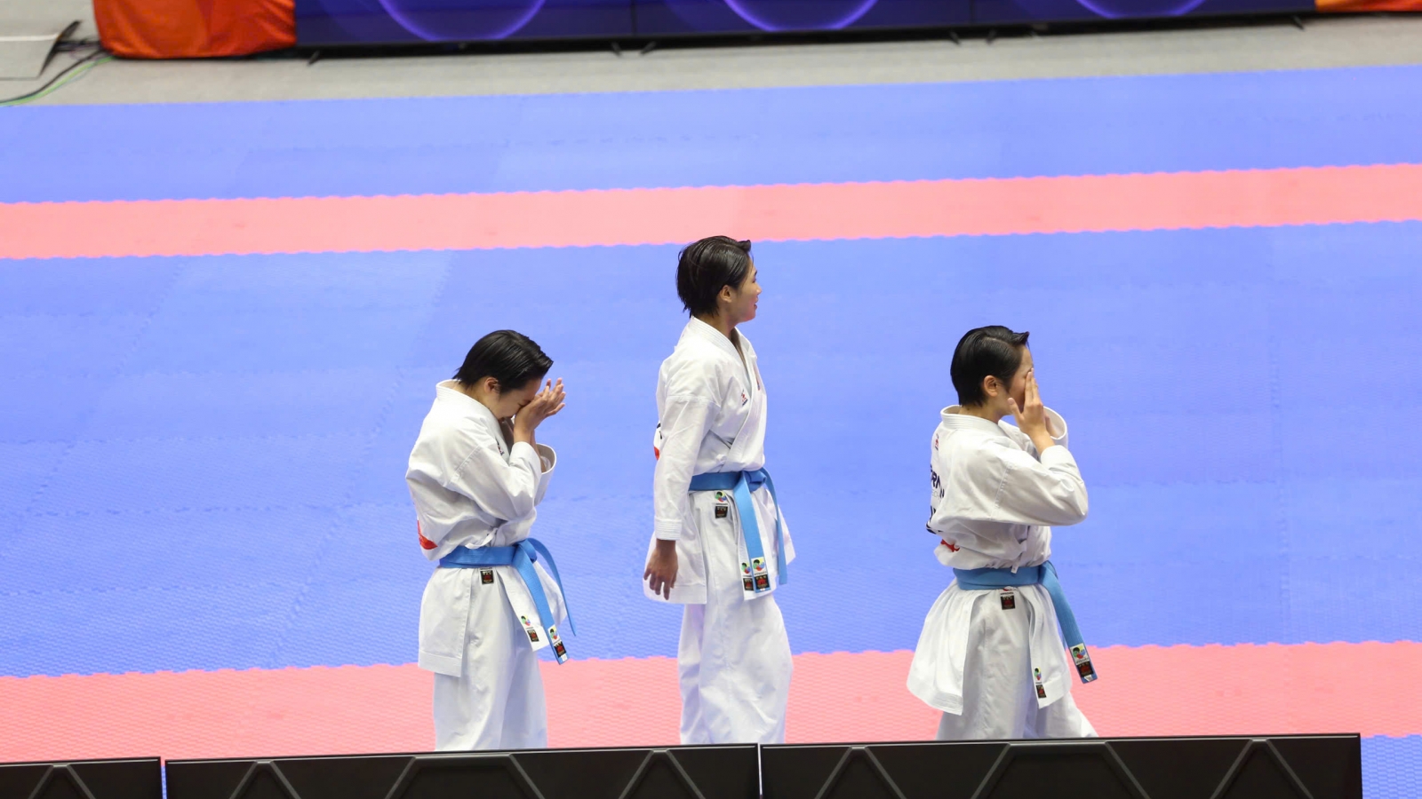 Các VĐV Karate "bật khóc" khi giúp Thể thao Việt Nam có HCV đầu tiên ở ASIAD 2026