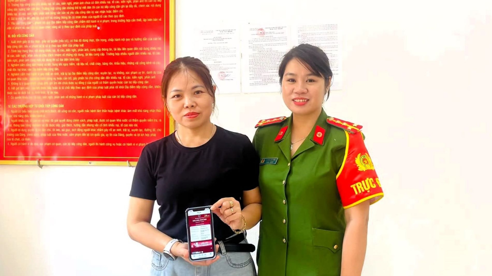 Cô giáo ở Quảng Trị chuyển trả 300 triệu cho người chuyển nhầm