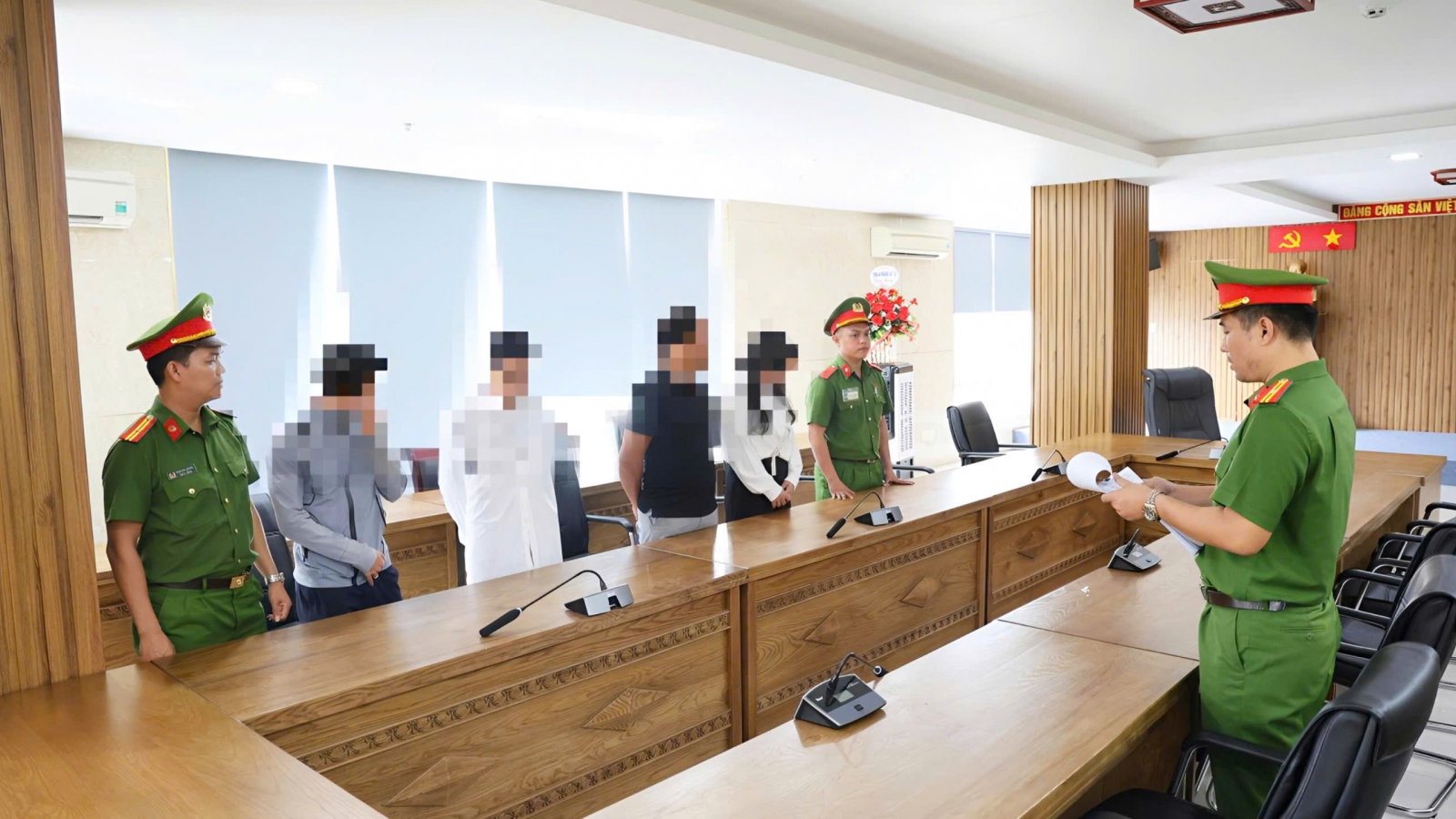 Đề nghị khai trừ Đảng 7 cán bộ phường ở Đà Nẵng bị công an khởi tố vì nhận hối lộ