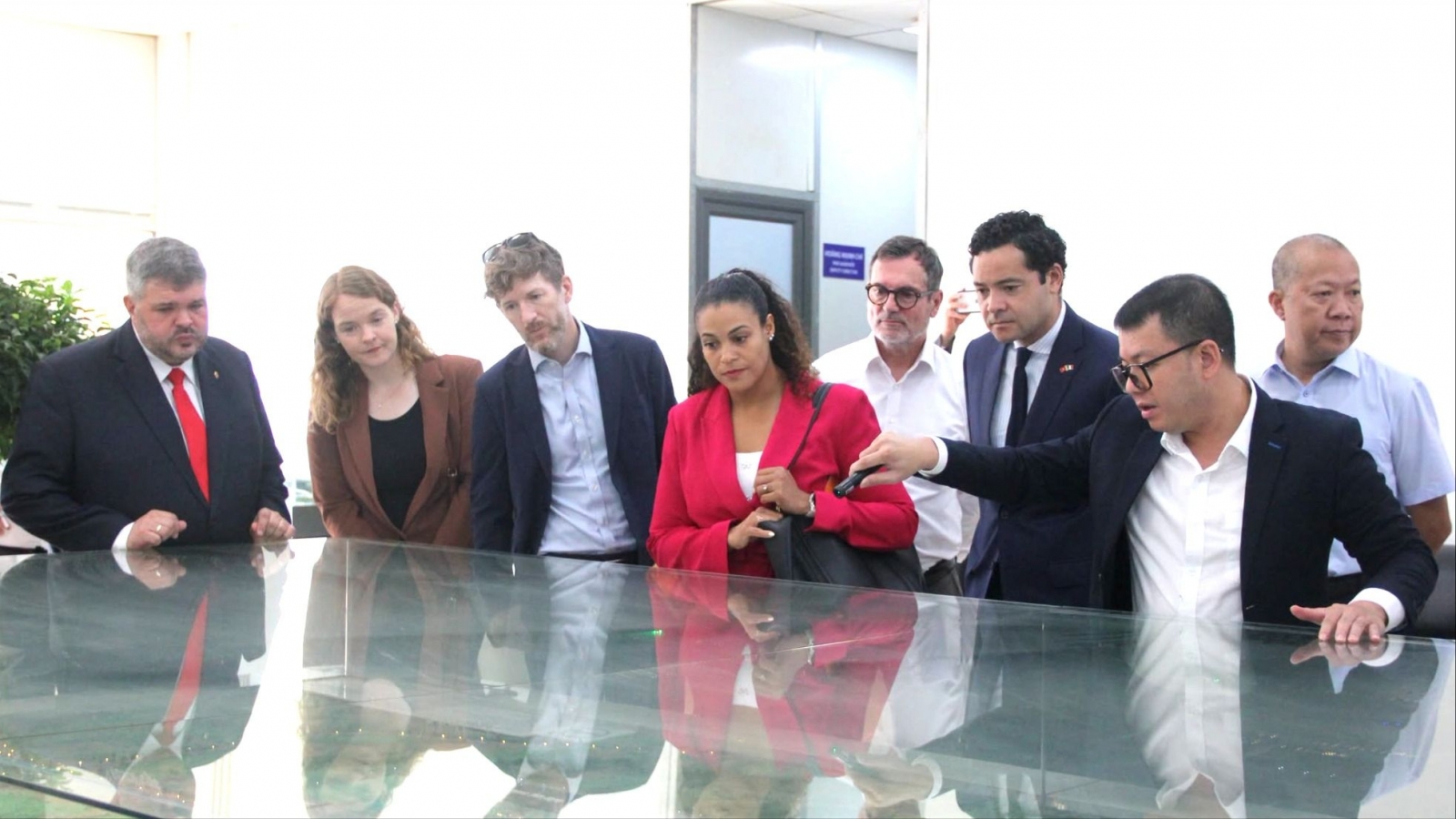 European consulates general explore Long Thanh airport project