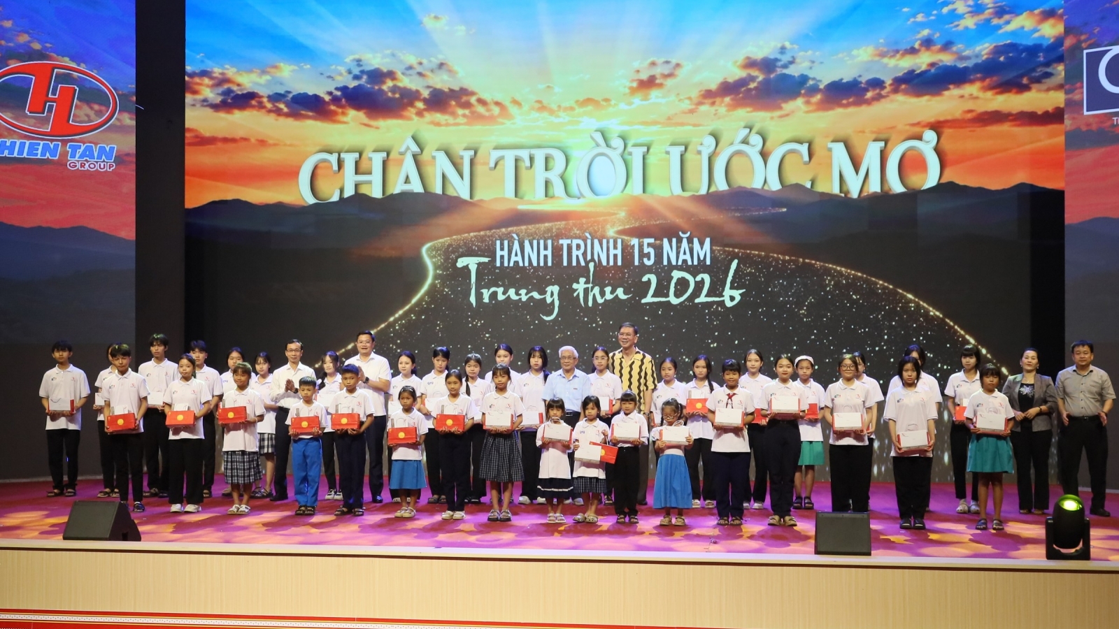 Chương trình “Chân trời ước mơ” 15 năm tiếp sức những phận đời khó khăn