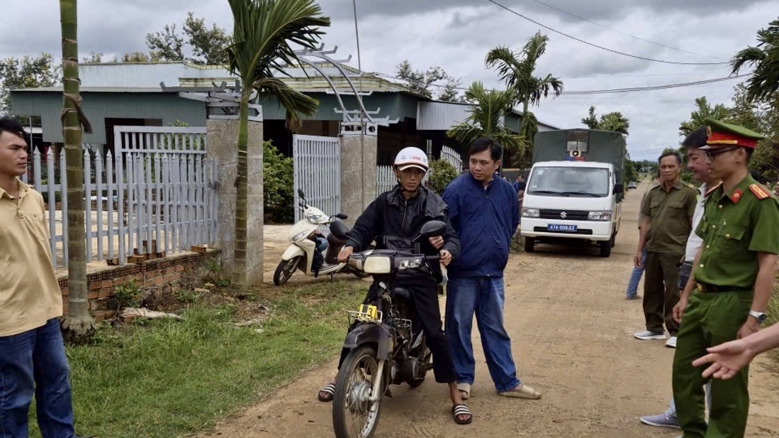 Công an Đắk Lắk khởi tố, bắt giam đối tượng gây ra 2 vụ cướp liên tiếp rạng sáng