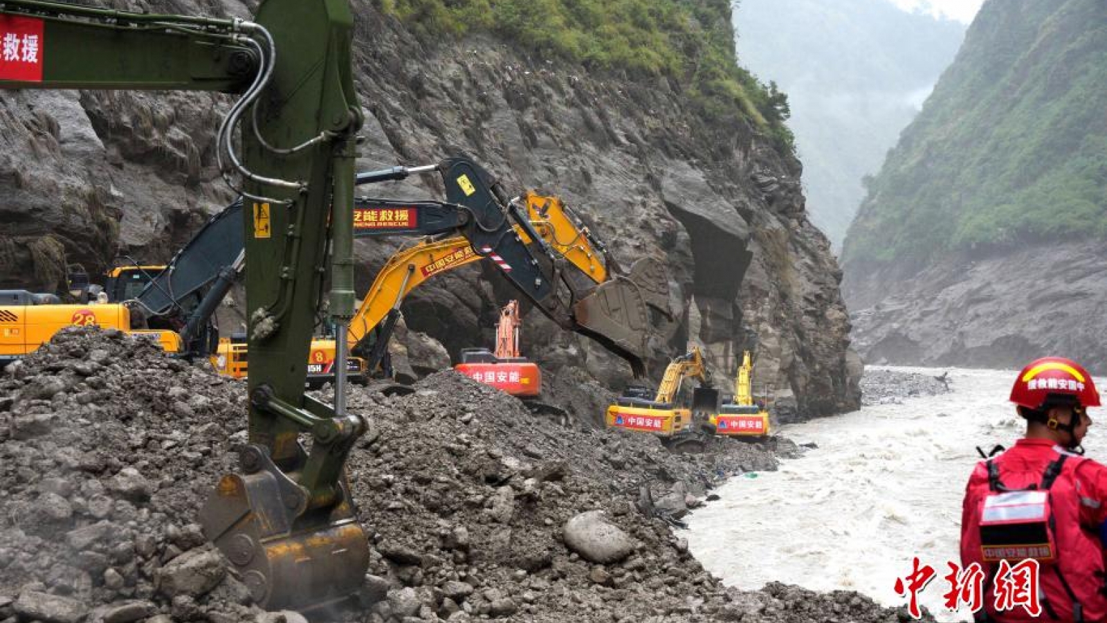 Trung Quốc cảnh báo nguy cơ sập đổ sông băng vẫn hiện hữu ở Nepal