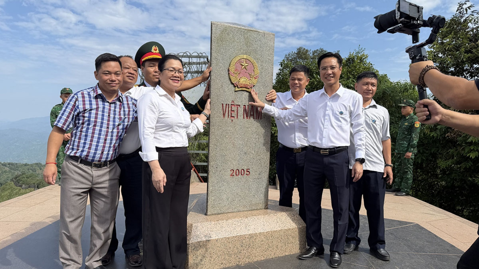 Cột mốc A Pa Chải, ngã ba biên giới Việt Nam - Lào - Trung Quốc thành điểm du lịch