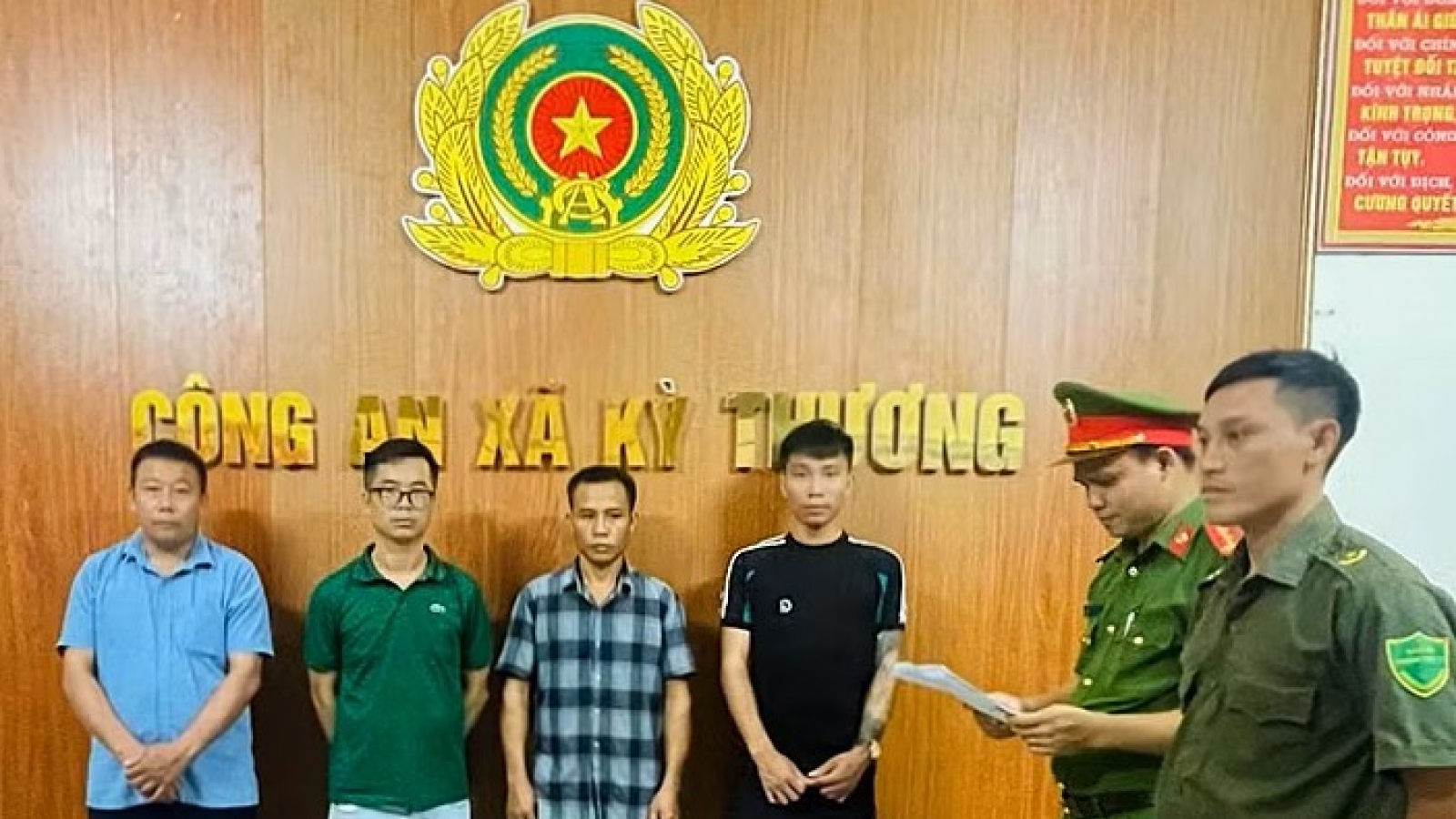 Khởi tố 4 đối tượng đánh bạc bằng hình thức ghi số đề ở Hà Tĩnh