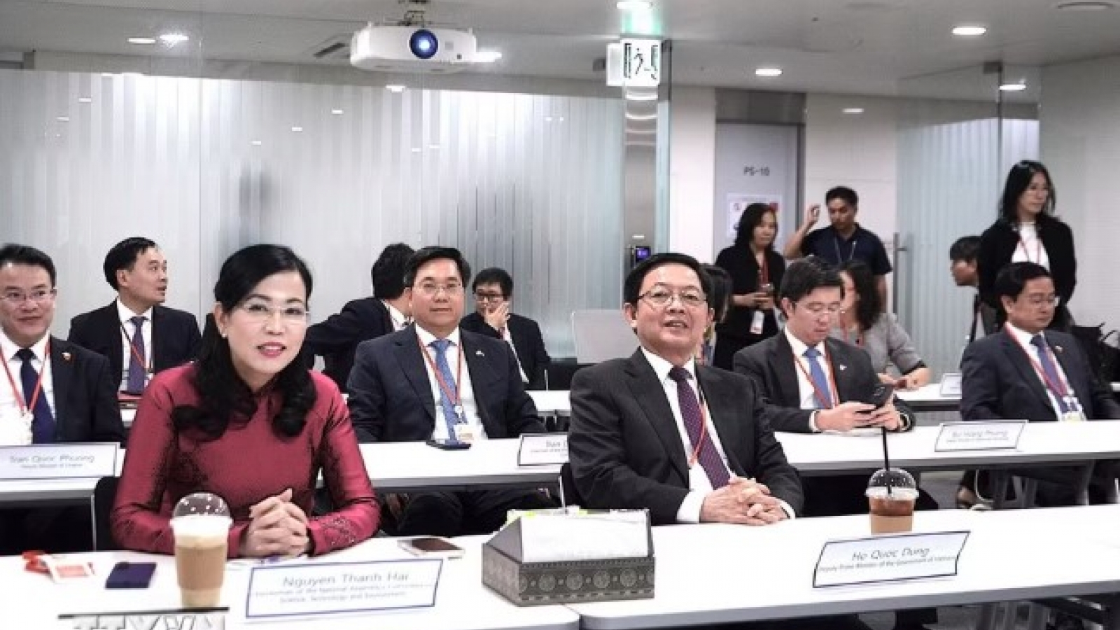 Vietnam, RoK step up high-tech cooperation as Deputy PM visits SK’s AI data center