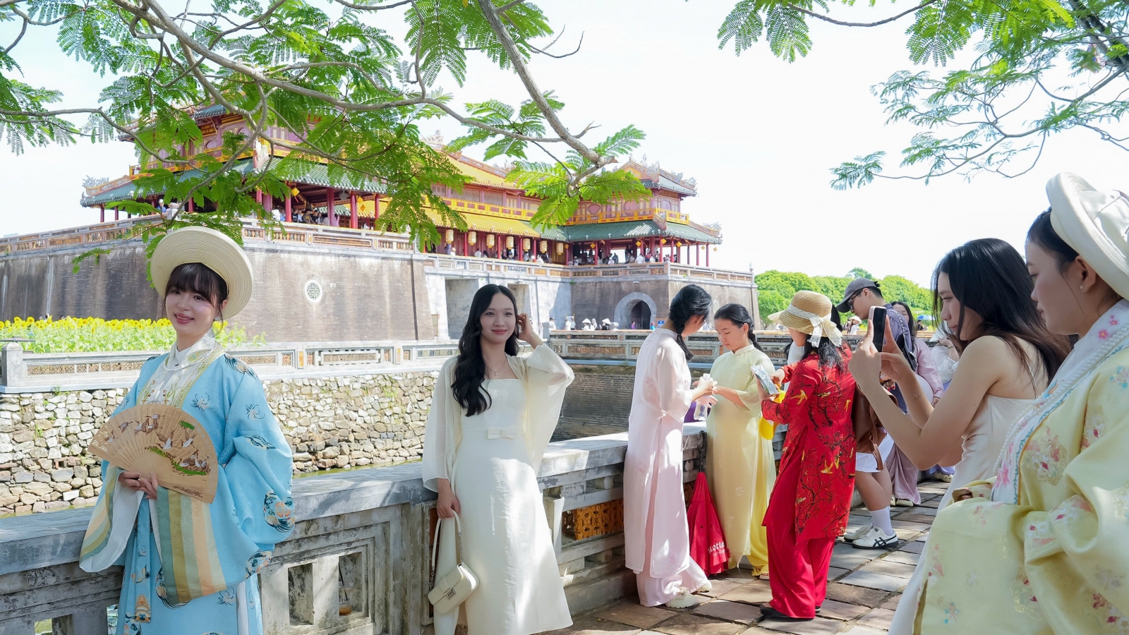 Khách ùn ùn đi chơi dịp 2/9, nhiều địa phương thu hàng nghìn tỷ đồng