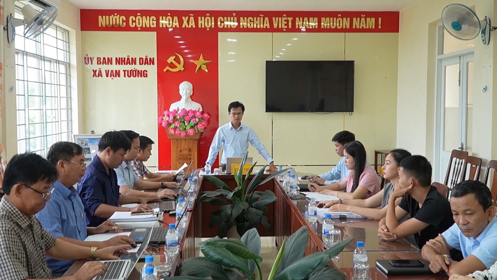 Đột phá thể chế, mở đường cho cán bộ dấn thân