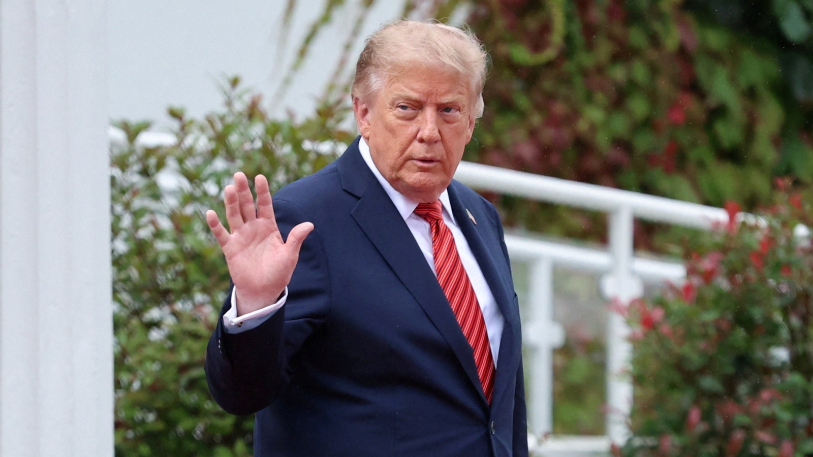 Mỹ hạ chuẩn tiết kiệm nhiên liệu, đảo ngược quy định về xe điện thời ông Biden