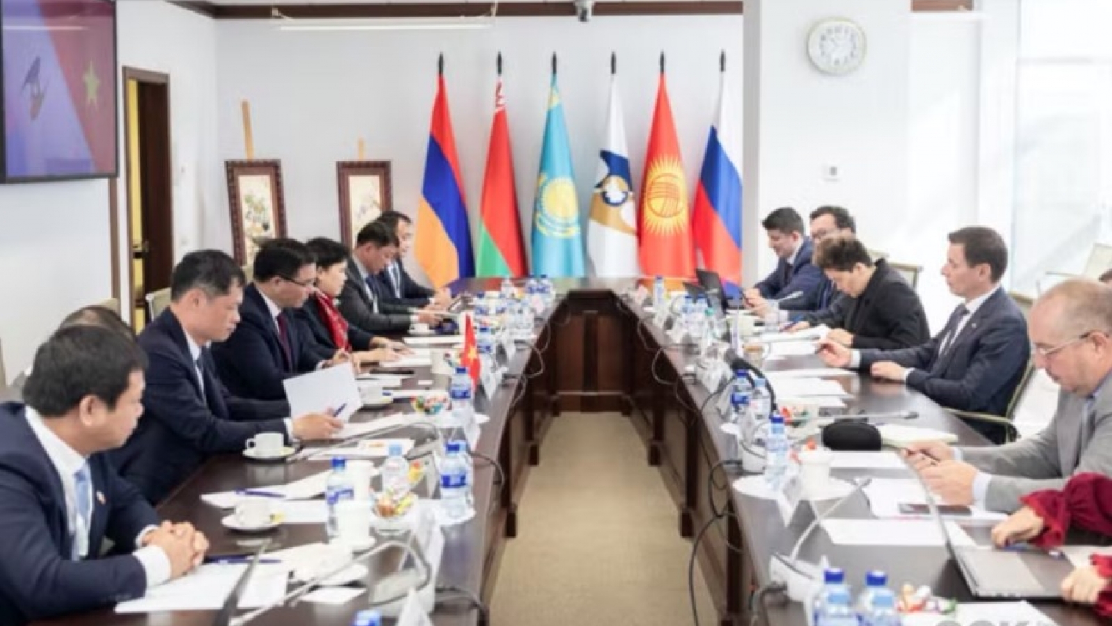 Minister proposes EAEU open market to Vietnamese goods
