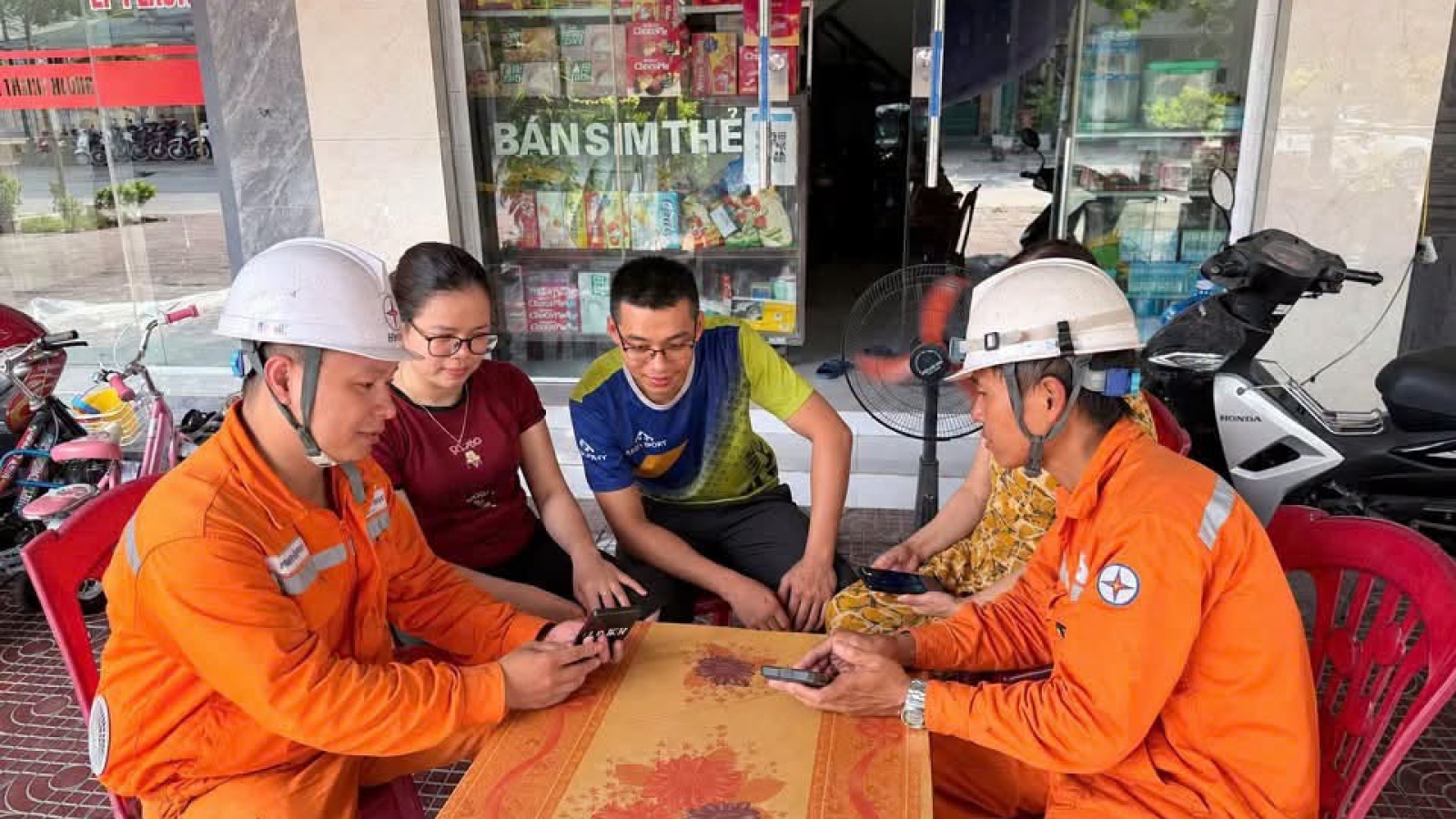 EVNNPC tăng trưởng hai con số, sẵn sàng cho những tháng cao điểm cuối năm