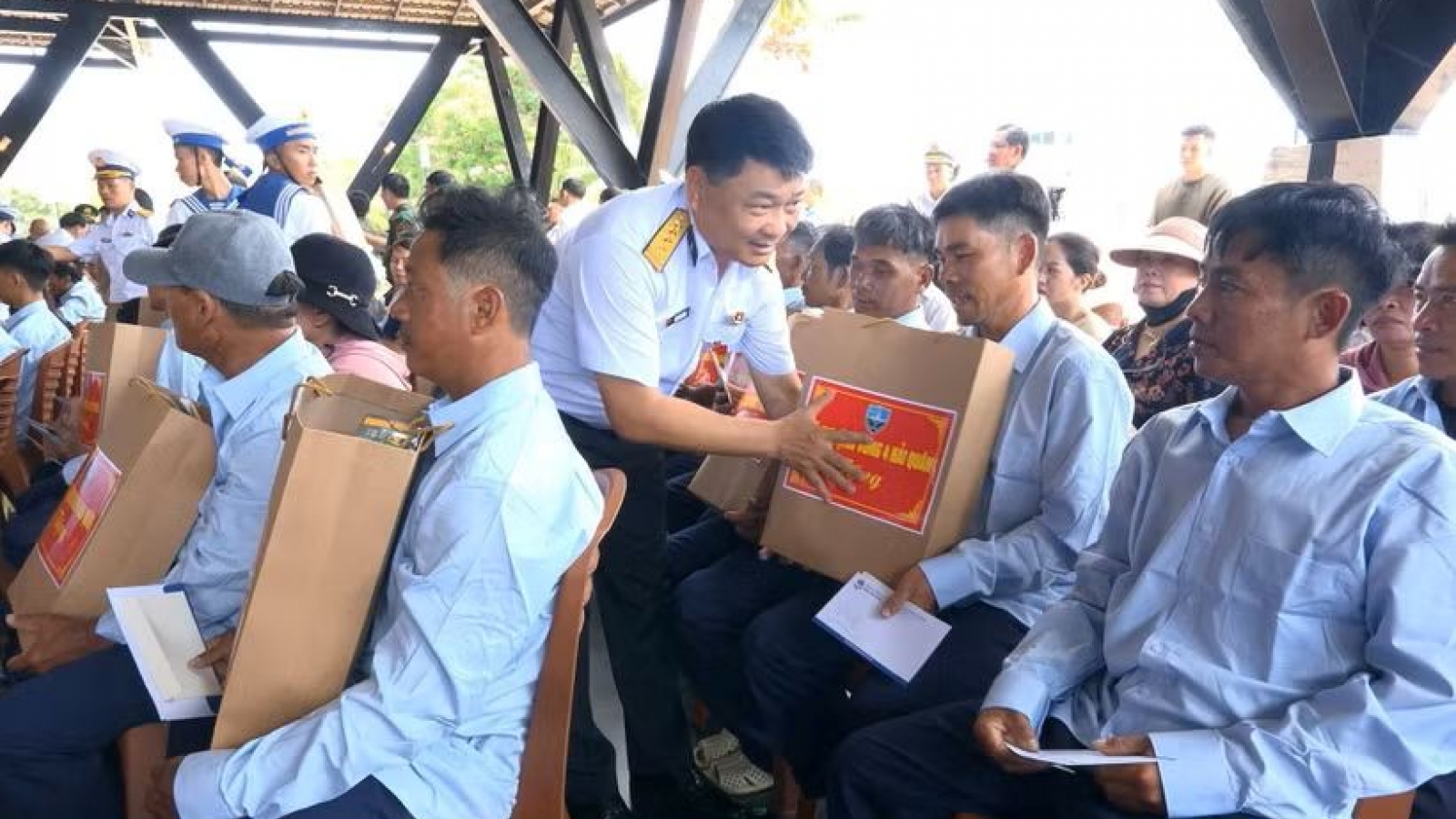 32 fishermen rescued at sea safely return home