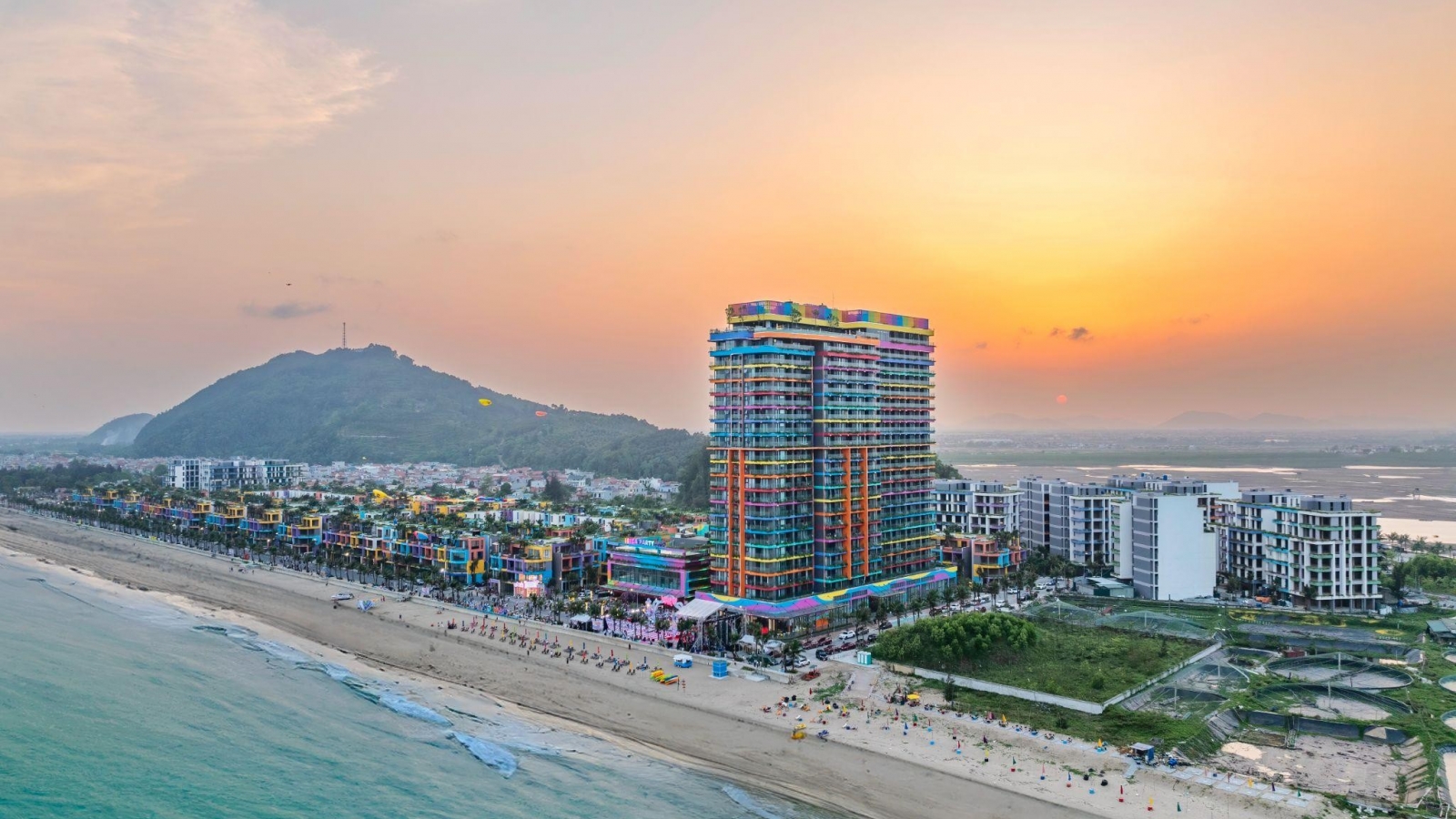 Cuộc dịch chuyển thói quen nghỉ dưỡng tại biển Thanh Hóa