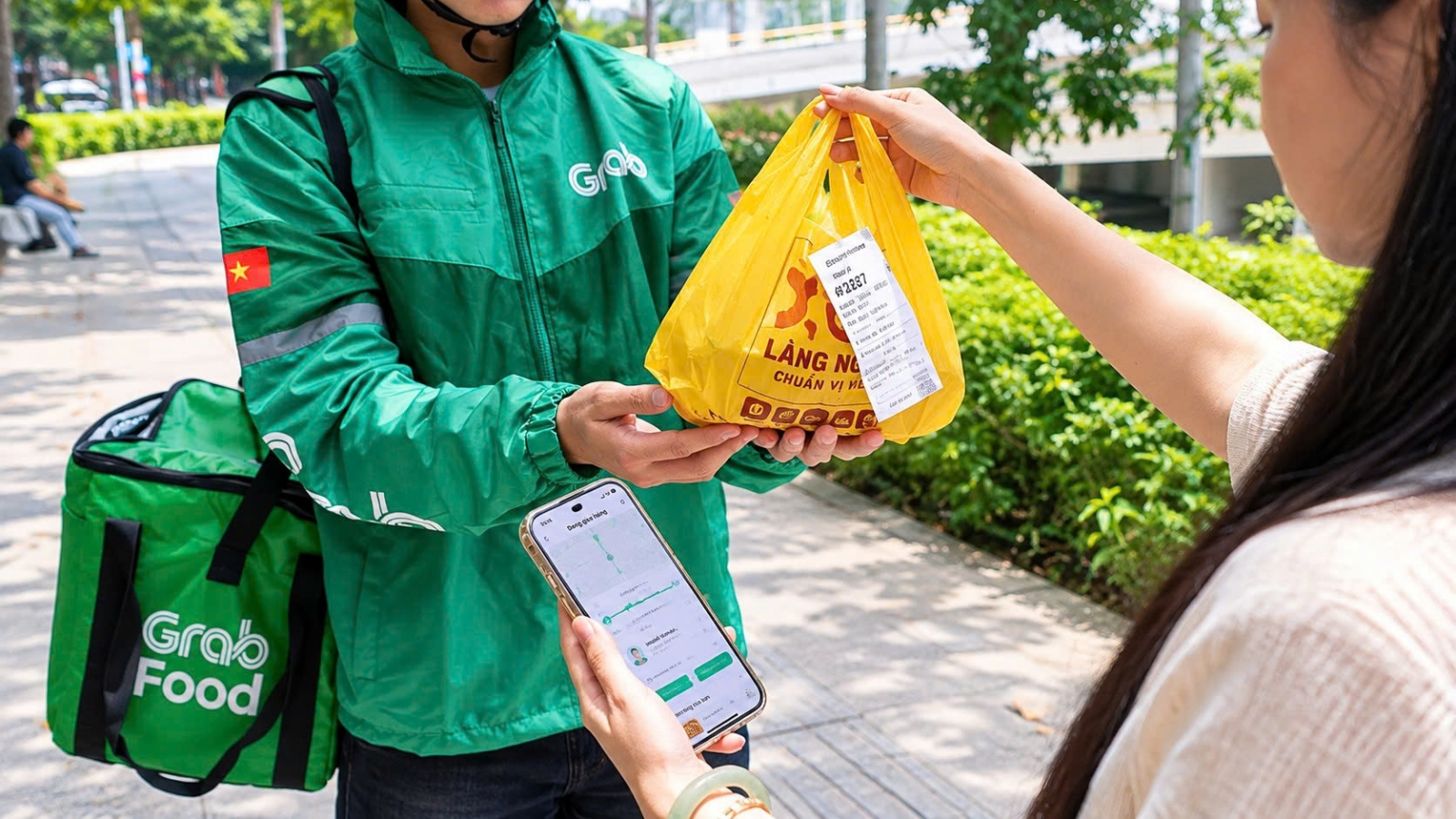 Những điều người dùng cần biết để tránh rủi ro sức khỏe khi đặt đồ ăn qua app