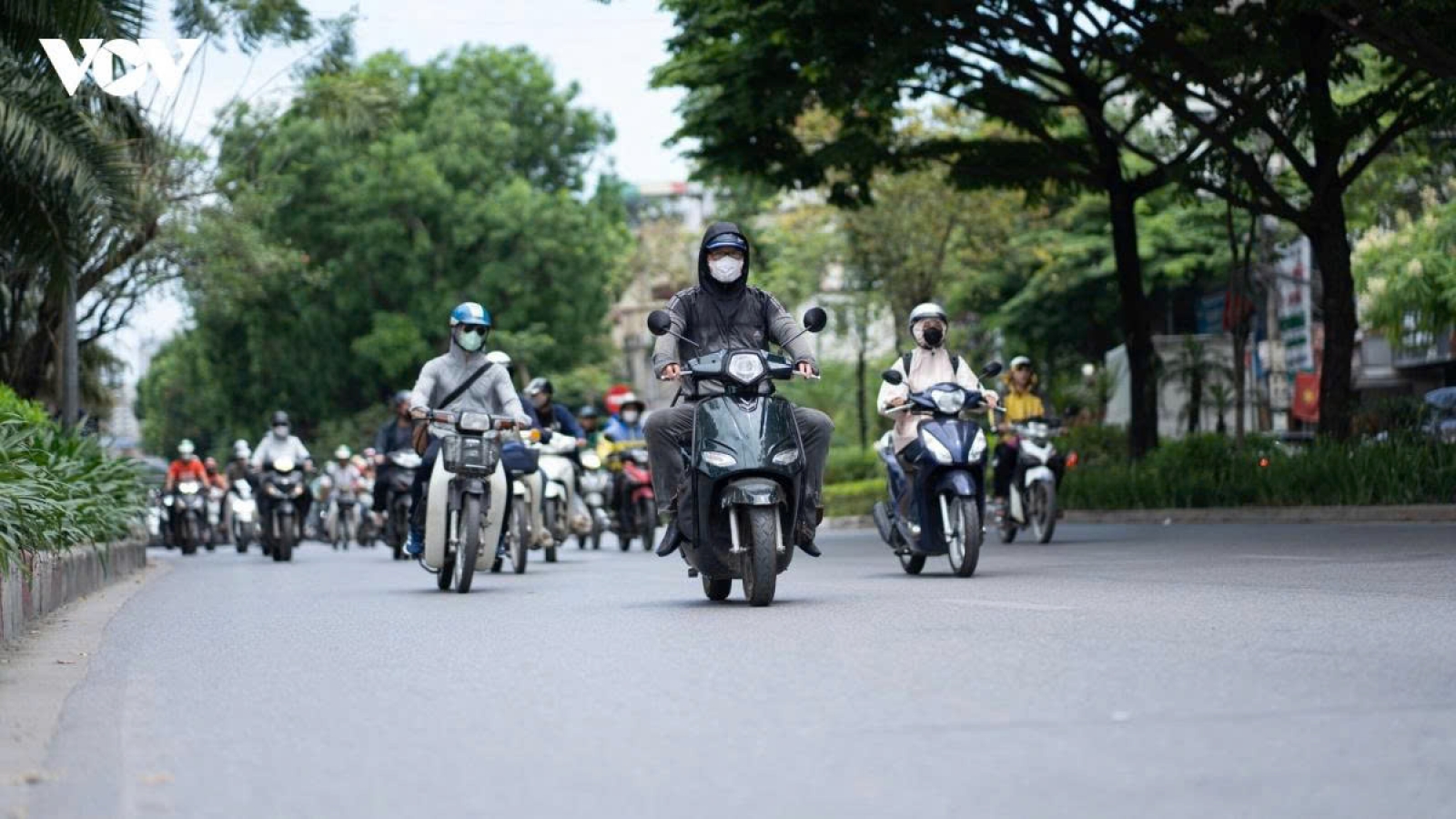 Thời tiết hôm nay 29/9: Miền Bắc có nơi nắng nóng, miền Nam chiều tối có mưa to