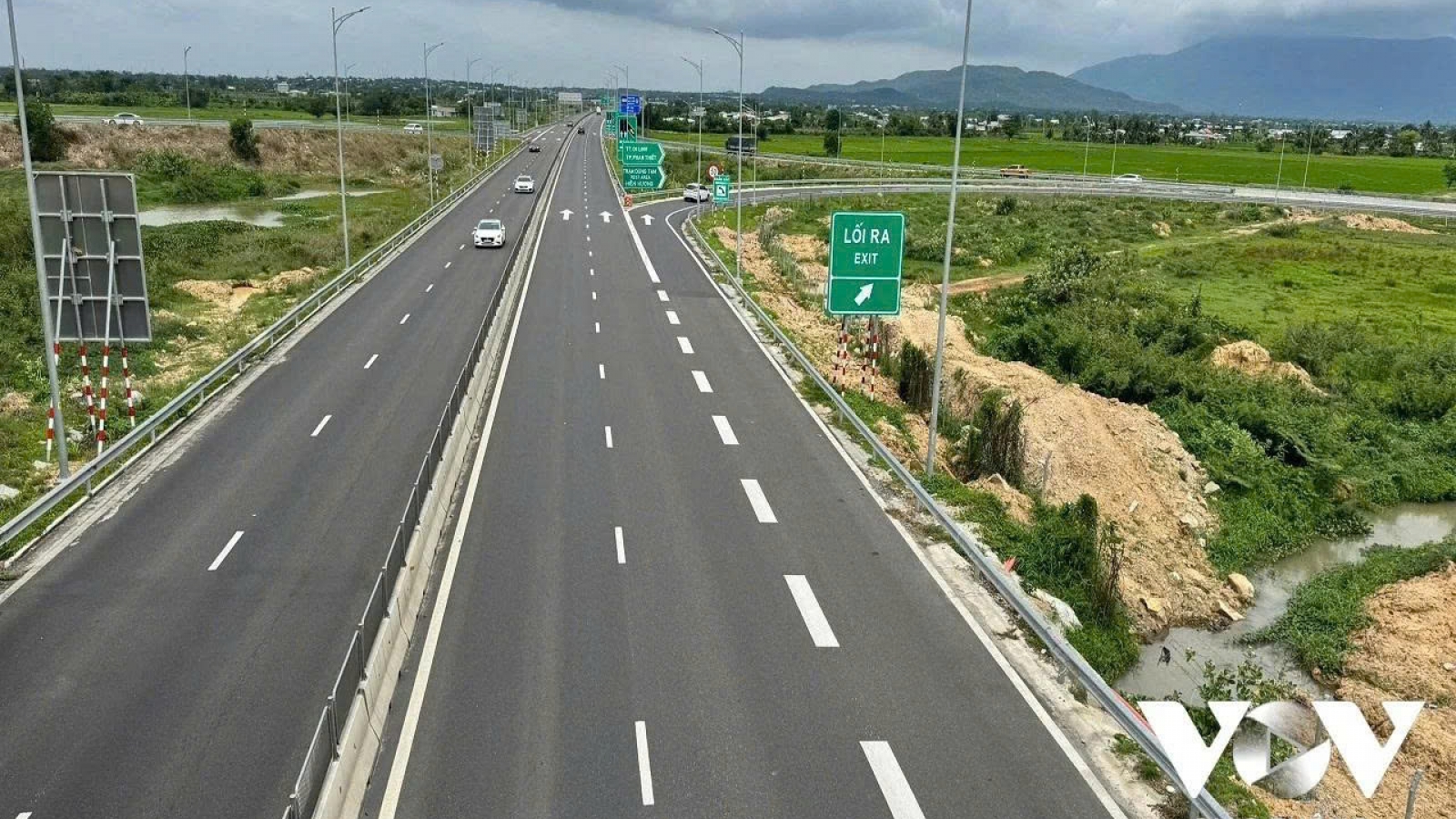 Ban hành kế hoạch phát triển hạ tầng đồng bộ: Siết chặt điều kiện đầu tư