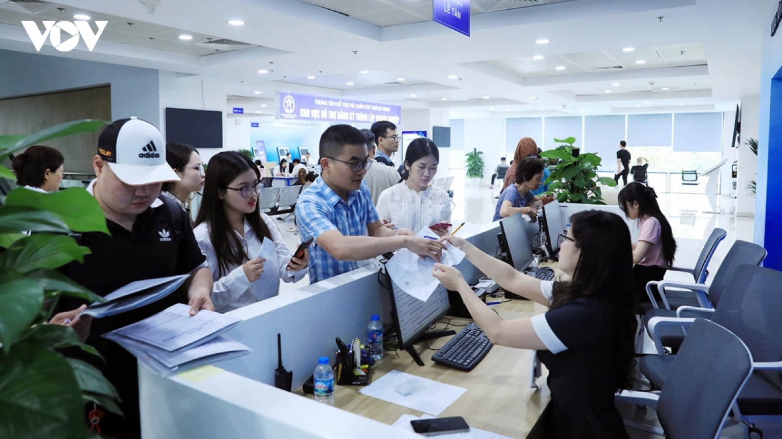 Hà Nội khảo sát sự hài lòng của người dân tại 12 sở ngành và 126 xã, phường