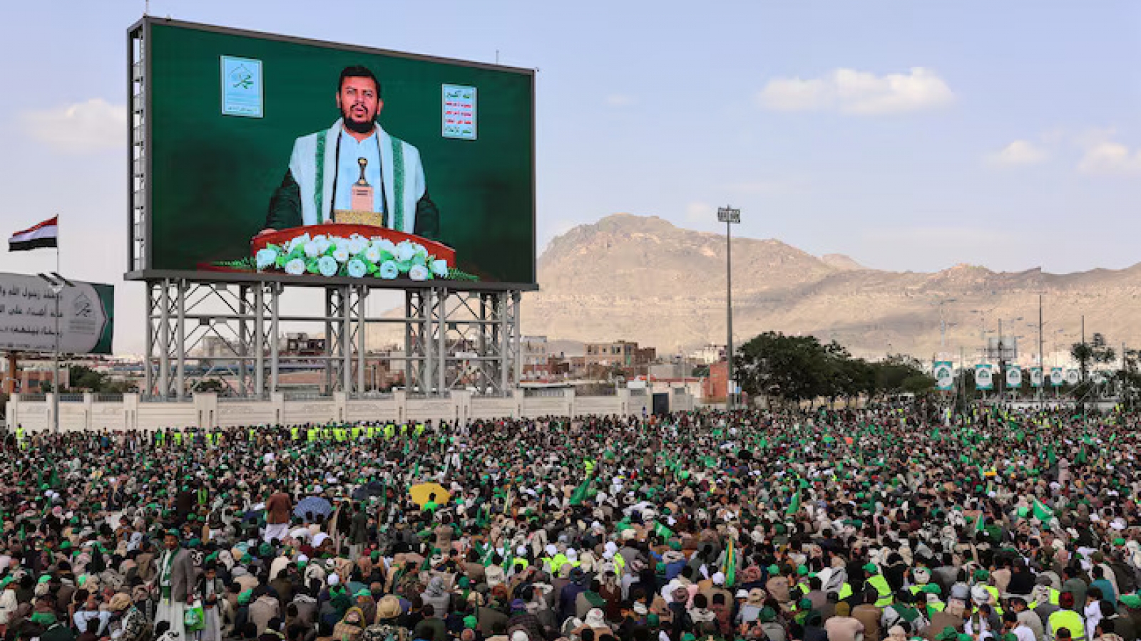 Houthi tiếp tục tấn công Saudi Arabia, 2 người bị thương