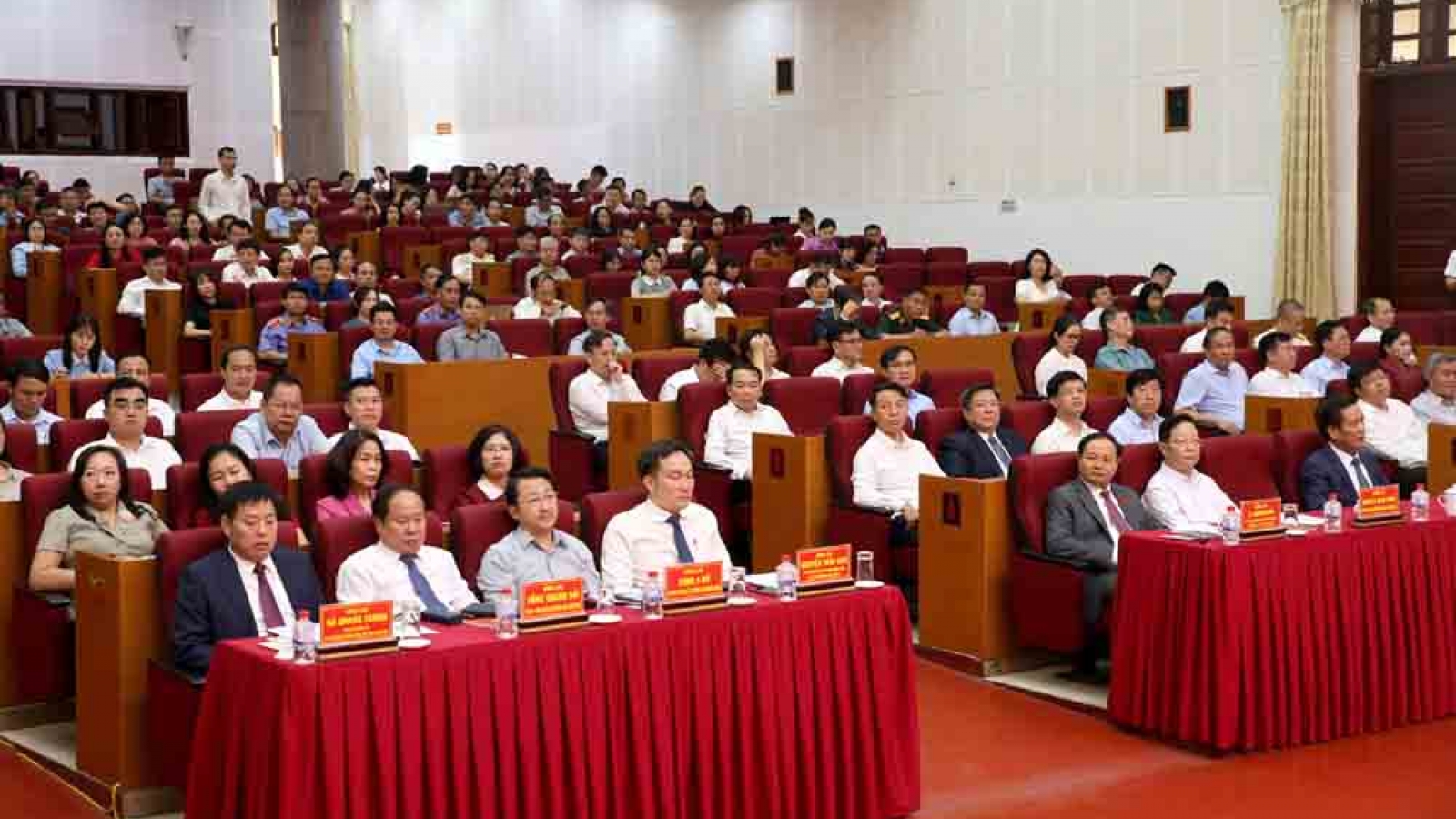Cụ thể hoá nghị quyết của Đảng phù hợp với tình hình thực tiễn