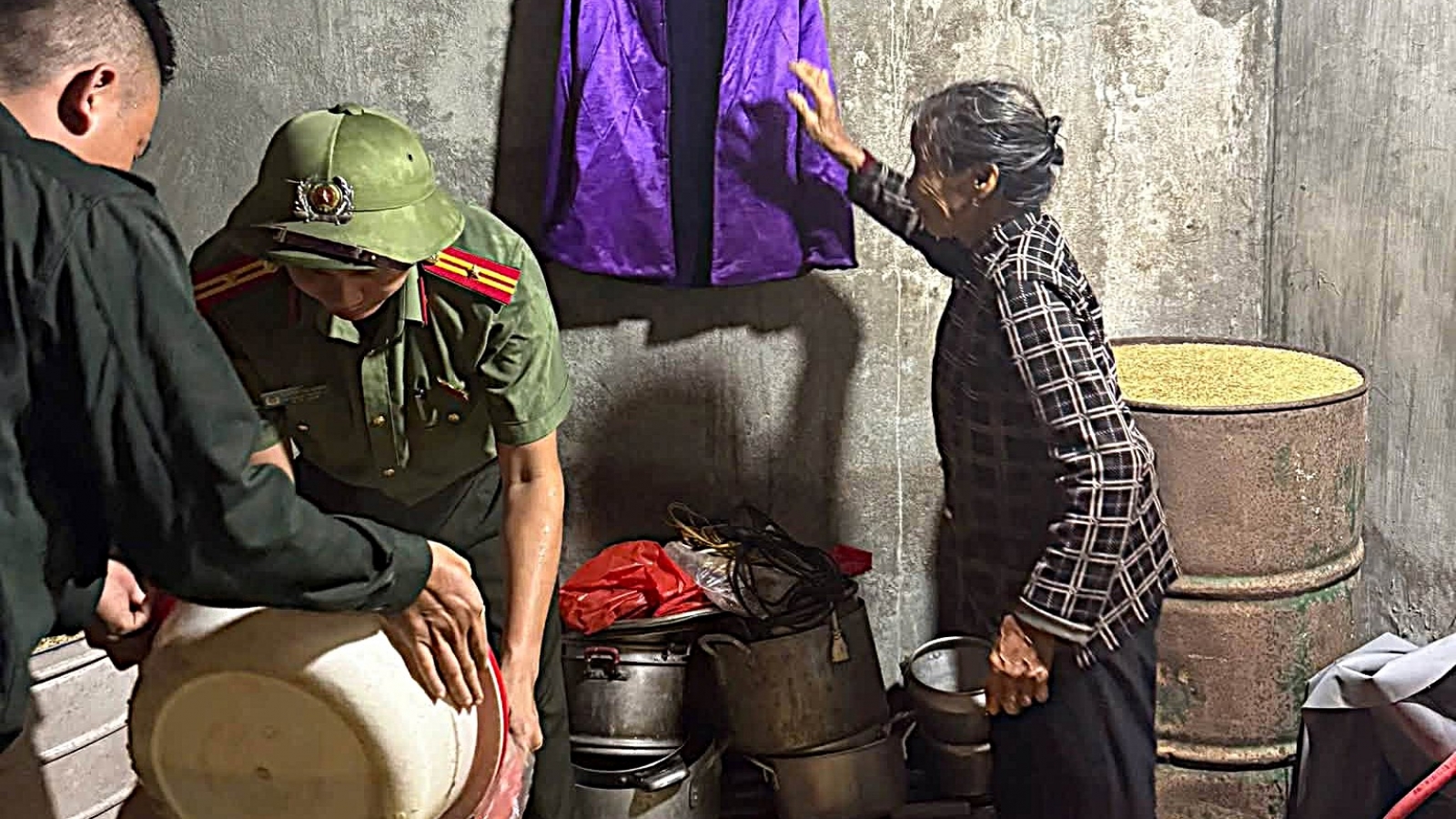 Mưa lớn gây ngập cục bộ, sạt lở tại Hà Tĩnh